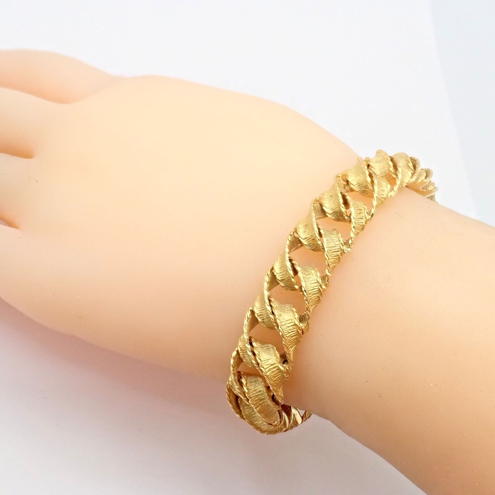 Authentic Vintage Tiffany & Co 18k Yellow Gold France Ribbon Curb Bracelet from 1987 - Luxury Jewelry Gift for Women, Perfect for Anniversaries & Special Occasions
