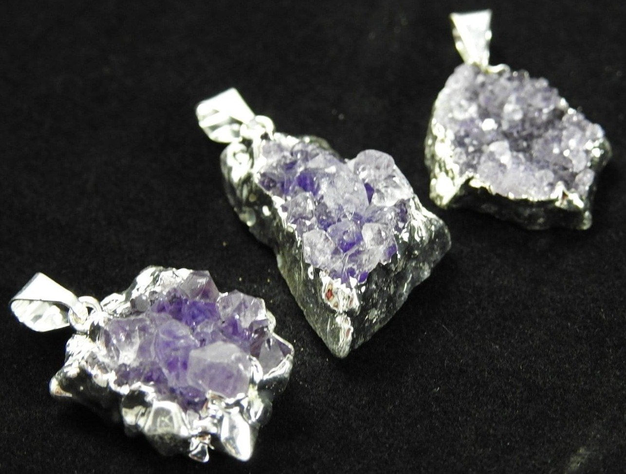 Natural Amethyst Crystal Cluster Pendant Necklace - Healing Stone Jewelry for Women - Perfect for Meditation, Energy Cleansing & Spiritual Gifts