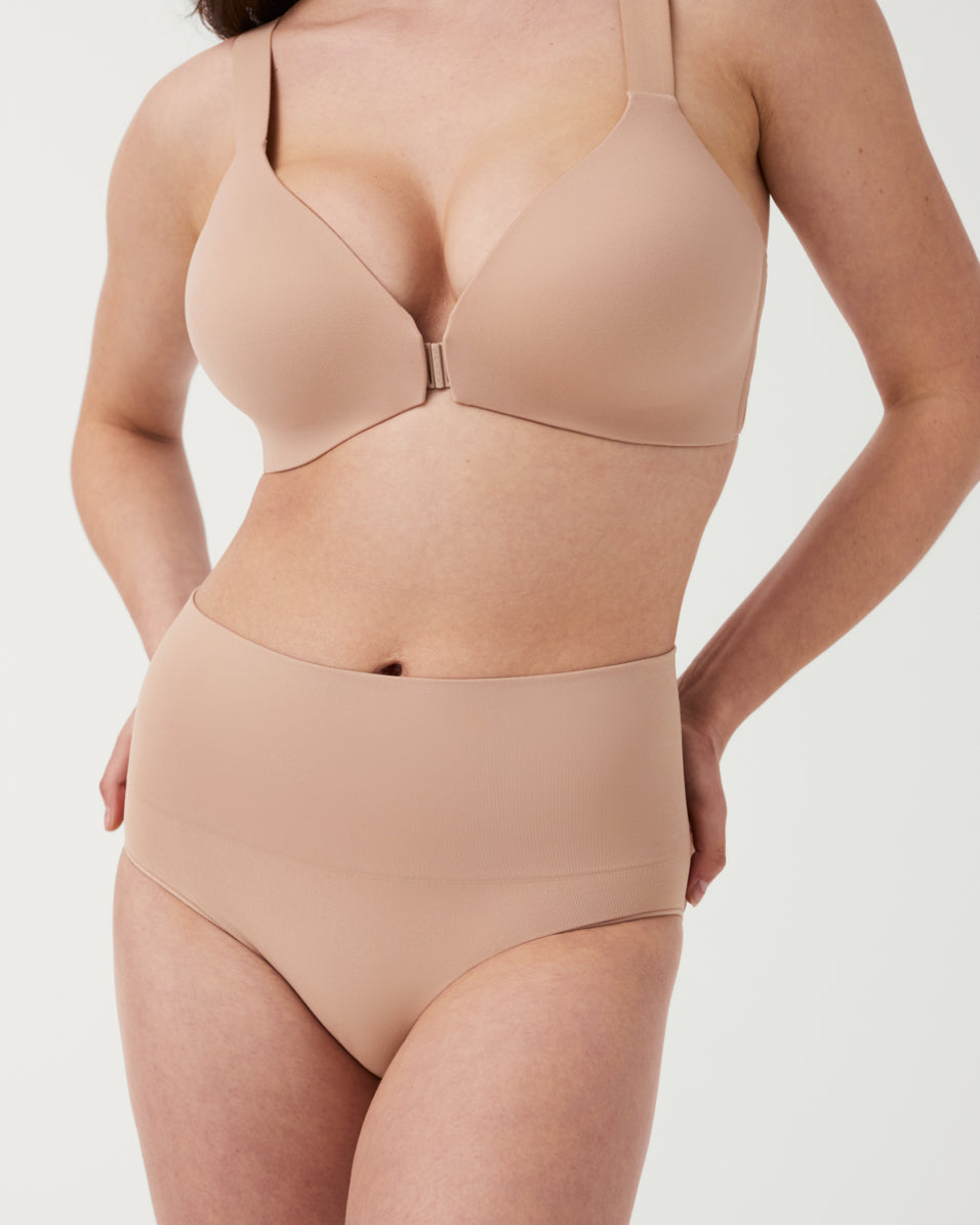 SPANX Smooth Wireless Bra - Lightly Lined Comfortable T-Shirt Bra for Women | Perfect for Everyday Wear, Yoga & Lounge
