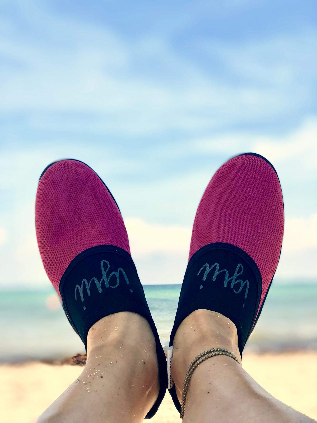 **Women's Aqua Water Shoes - Lightweight Quick-Dry Pink & Black Diamond Design for Beach, Pool, Surfing & Outdoor Activities (1 Pair)**