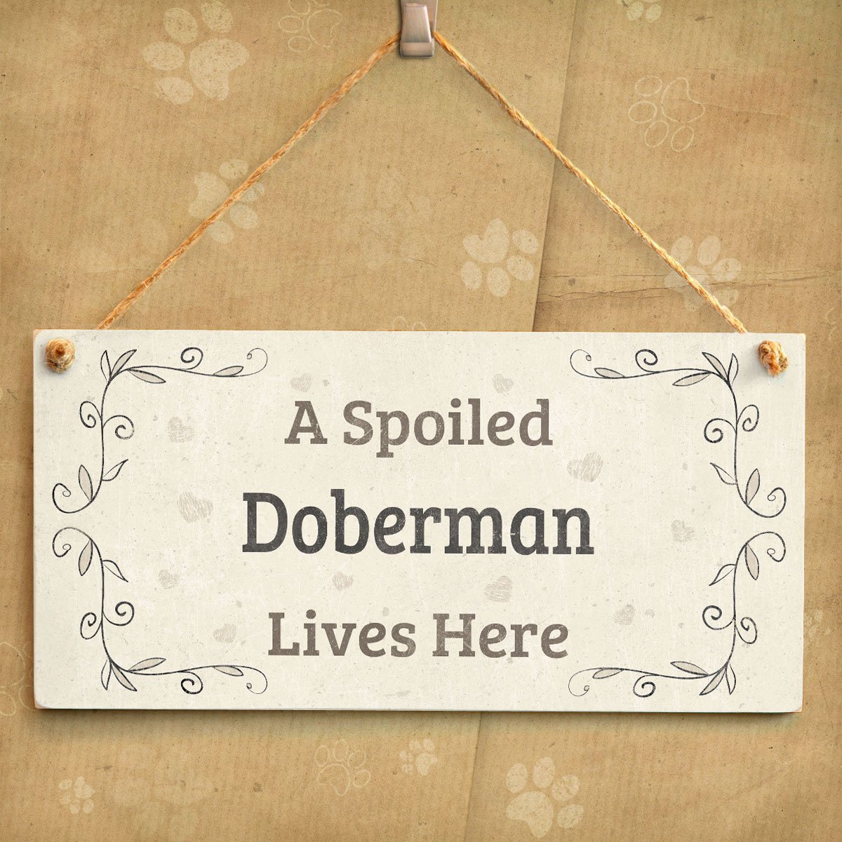 Meijiafei 'A Spoiled Doberman Lives Here' 10x5 Inch Rustic Country Home Decor Sign - Perfect Gift for Dog Lovers, Pet Owners - Ideal for Front Porch, Dog House, or Living Room Wall Decor