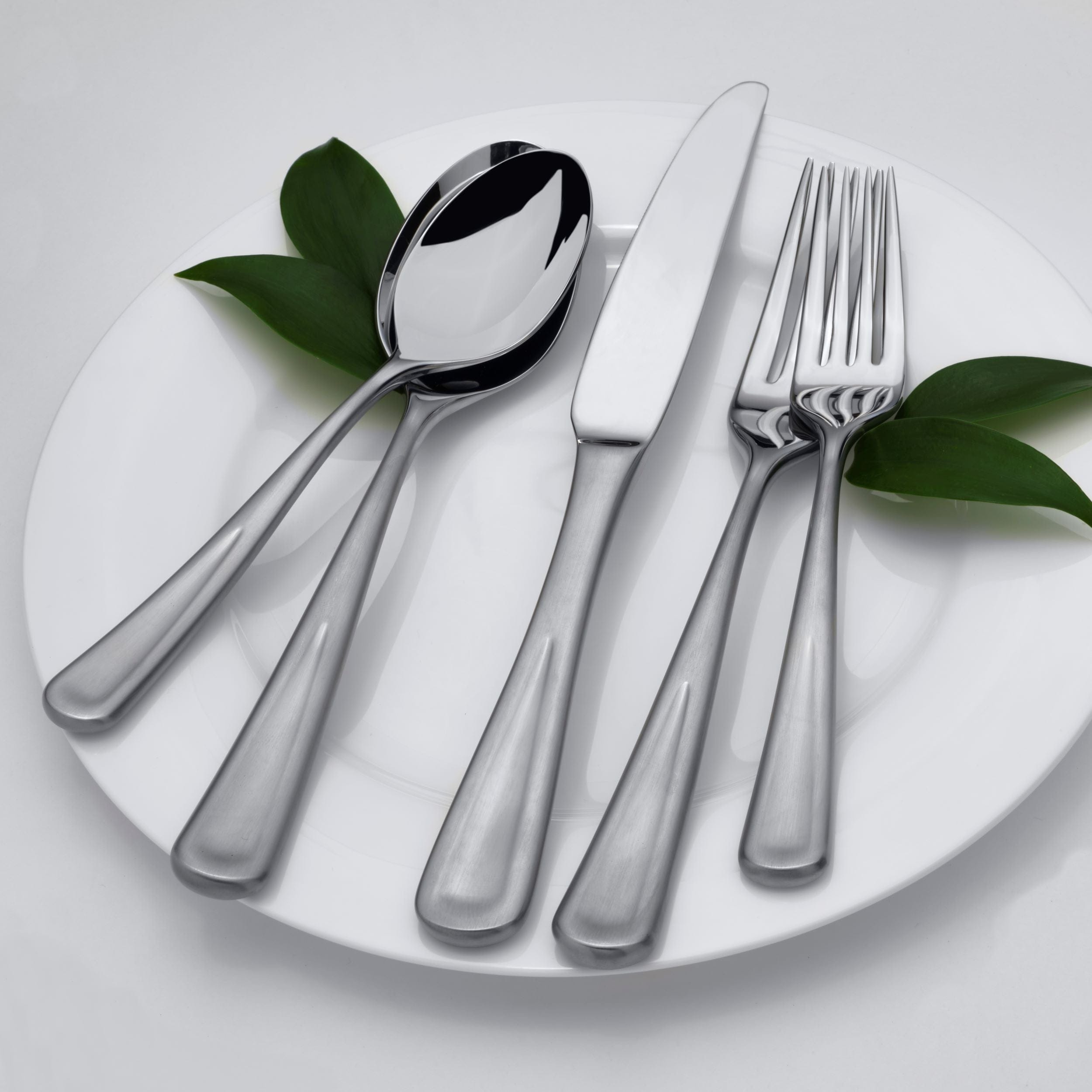 Lofton Forged 20-Piece Stainless Steel Flatware Set - Service for 4 - Elegant Dining Utensils for Everyday Meals & Dinner Parties