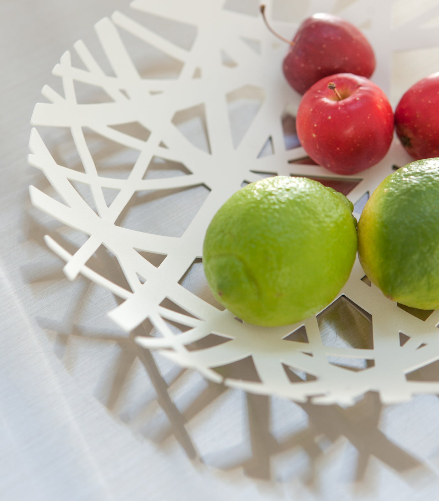 Stainless Steel Fruit Bowl - Durable & Elegant Kitchen Serving Bowl for Fruits, Snacks, and Salads - Perfect for Dining, Parties, and Home Decor