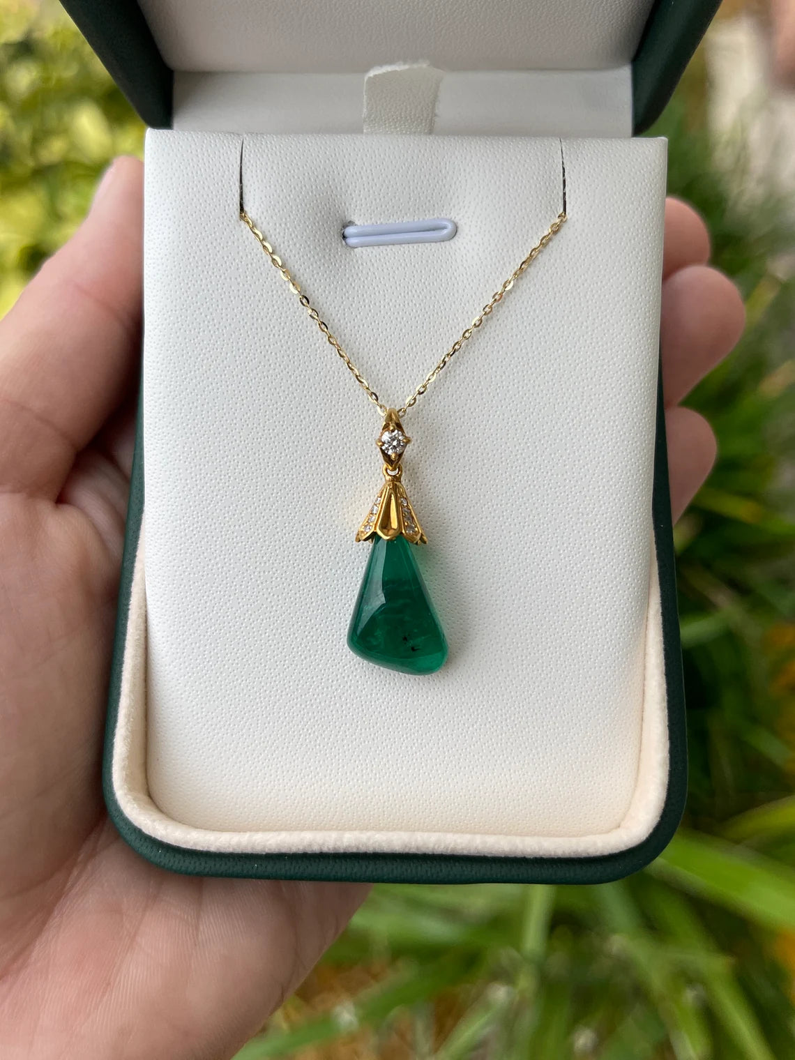 13.50 Carat Natural Colombian Emerald Baroque Pendant Necklace with Diamond Accent - Elegant Jewelry for Women, Perfect for Weddings, Parties & Special Occasions