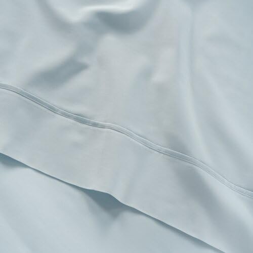01: White