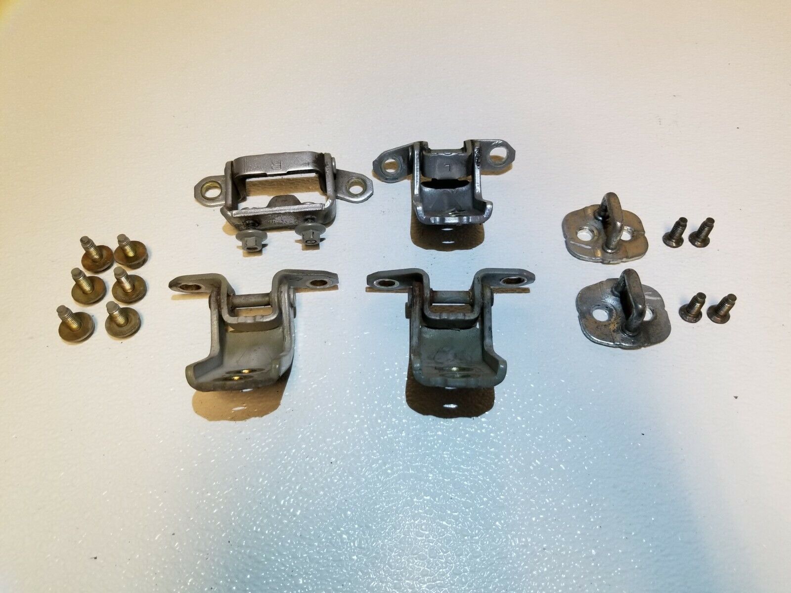 2004-2008 Nissan Maxima Right Passenger Side Door Hinge OEM Replacement Part - Perfect for Door Repair & Maintenance