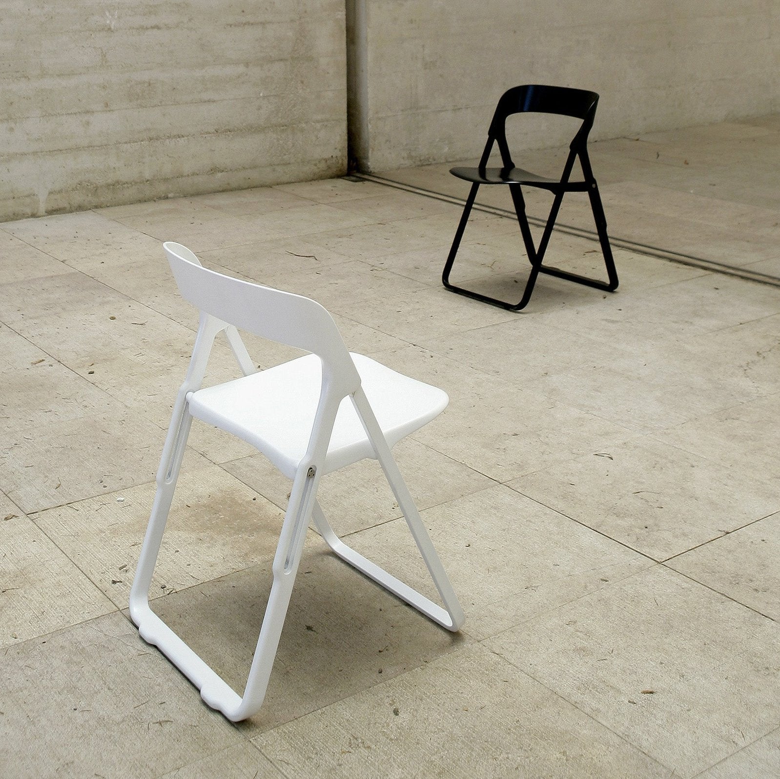 Casamania Bek Folding Chair - Lightweight Portable Indoor Outdoor Chair for Home, Camping, Picnics & Events