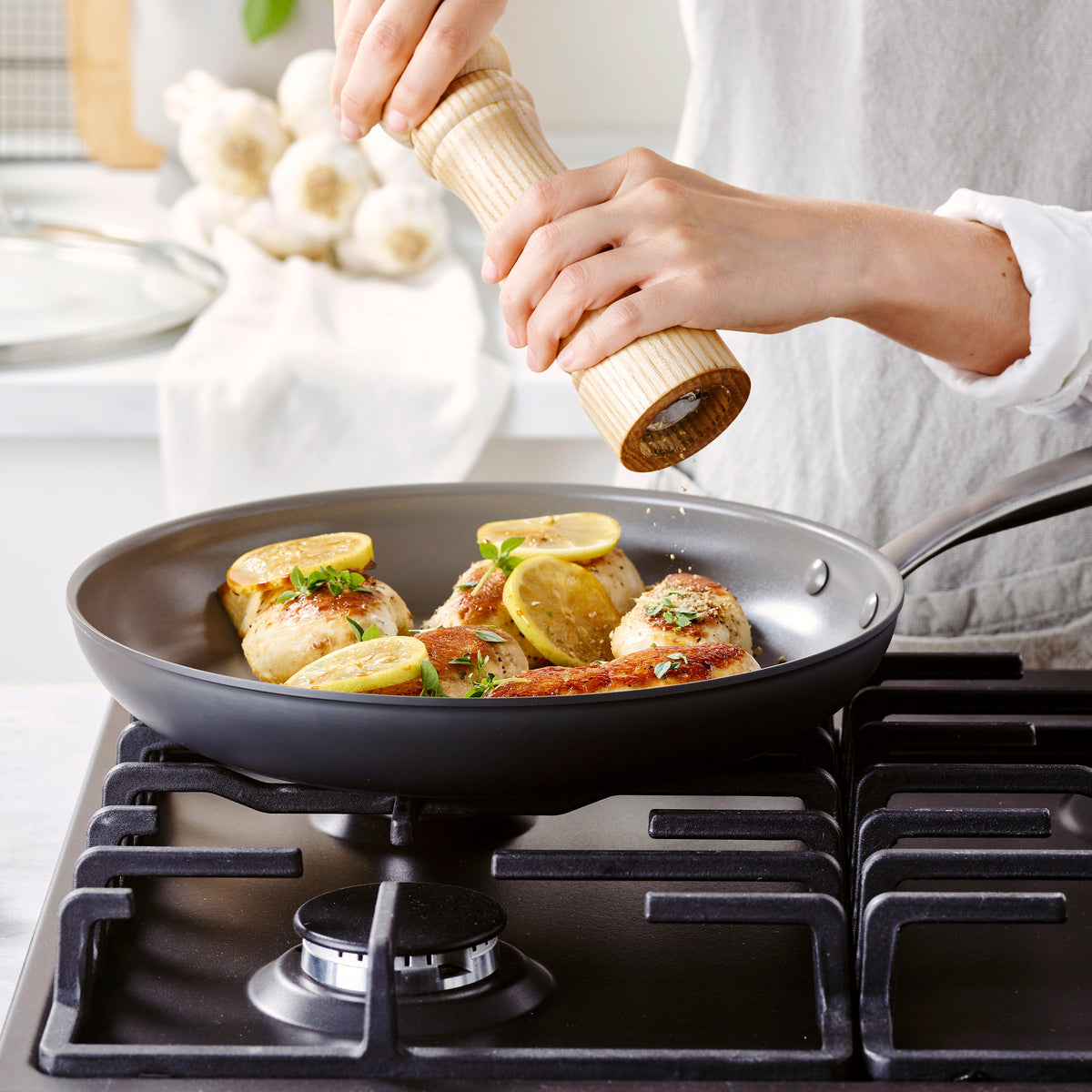 Chatham Ceramic Nonstick 12-Inch Frying Pan with Glass Lid - Healthy Cooking, Easy Clean, Oven Safe to 450°F - Perfect for Sautéing, Frying & Serving Dishes