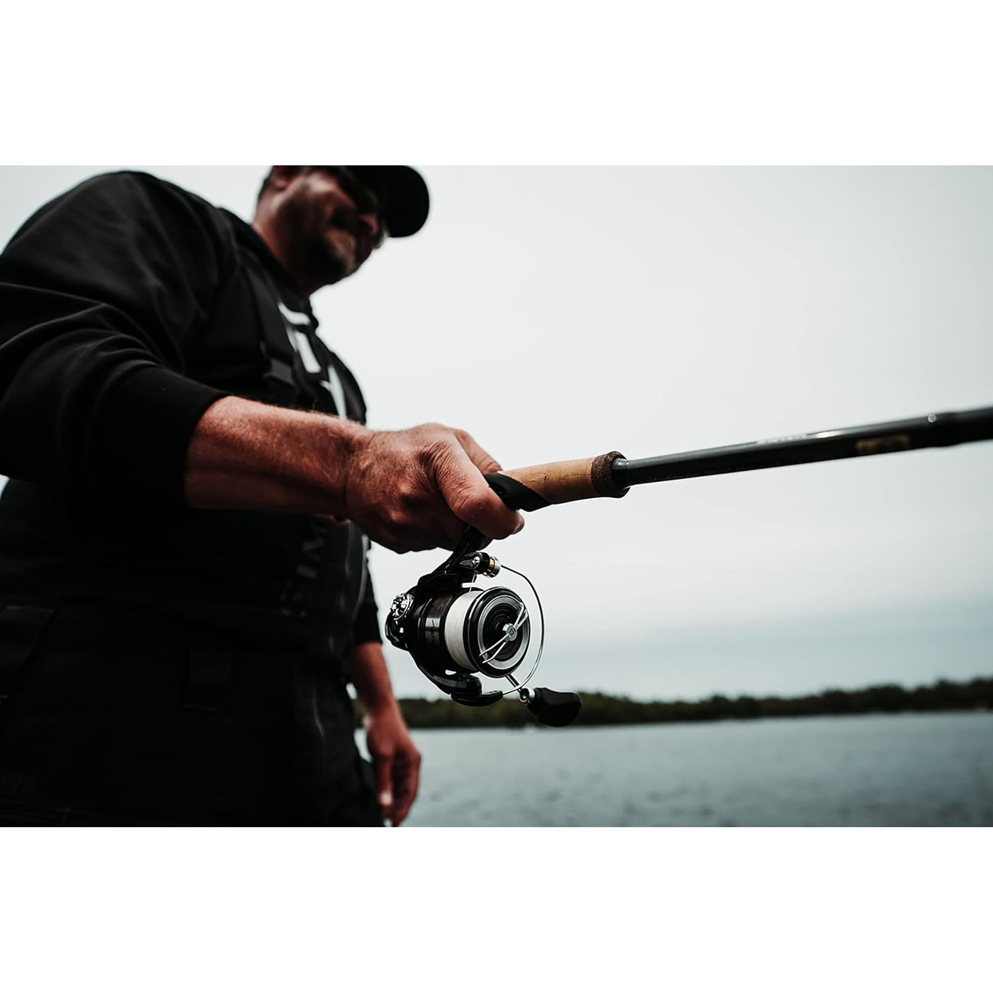 13 Fishing Aerios Spinning Reel - 6.2:1 Gear Ratio for Freshwater & Saltwater Fishing - Perfect for Bass, Trout, and Inshore Fishing