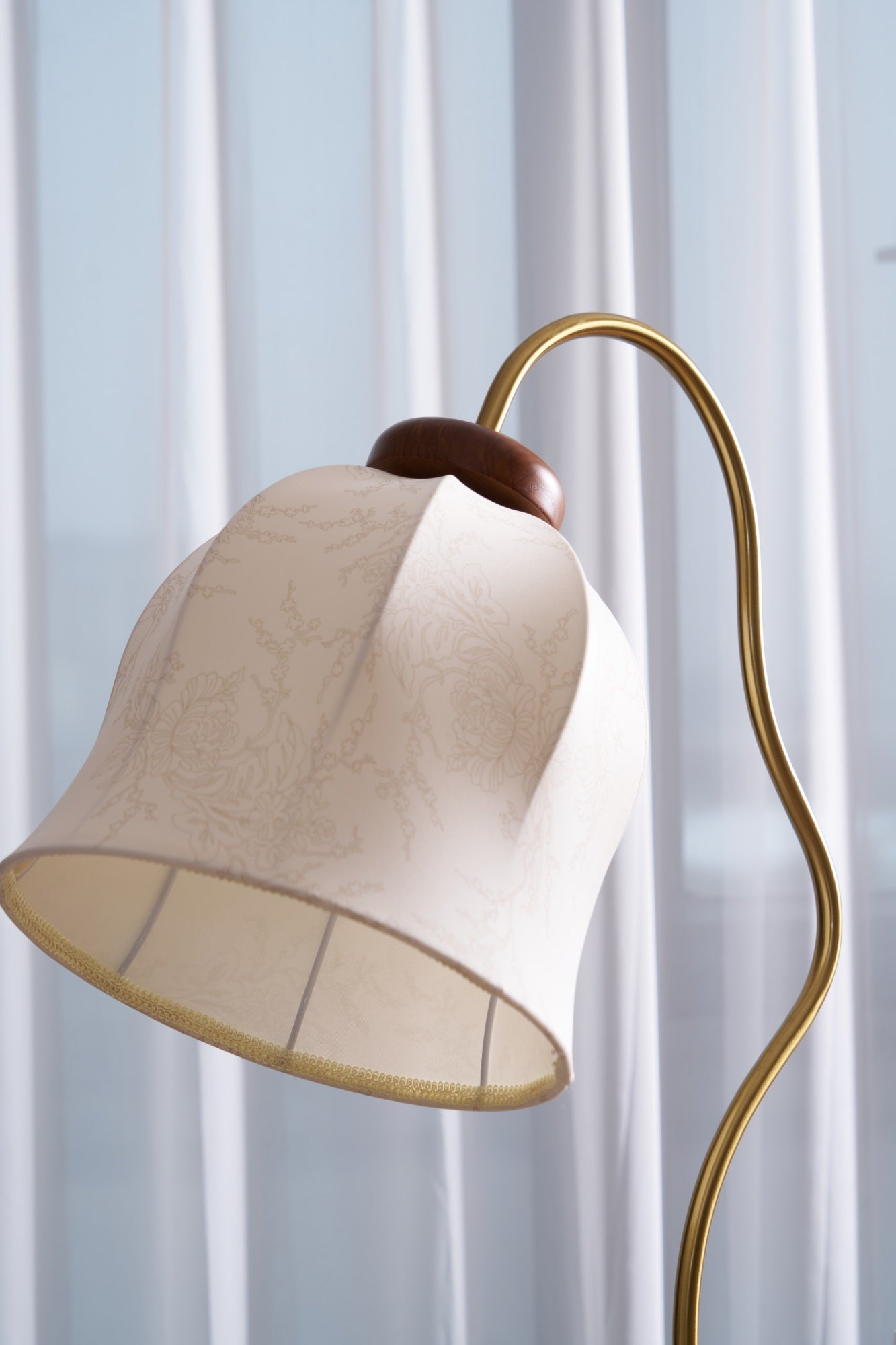 Bellvine Modern Floor Lamp with Adjustable Brightness - Stylish LED Standing Light for Living Room, Bedroom & Office - Perfect for Reading, Relaxing & Decorating