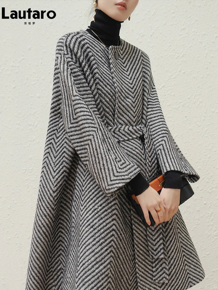 Women's Black & White Zigzag Wool Coat - Elegant A-Line Loose Fit Winter Fashion 2022 | Korean Style Runway Trench Coat for Office, Dating & Special Occasions