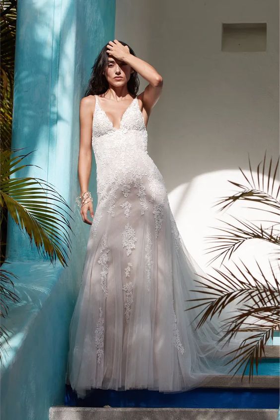 Willowby by Watters Kalie Gown - Elegant Lace Wedding Dress for Brides, Beach & Destination Weddings