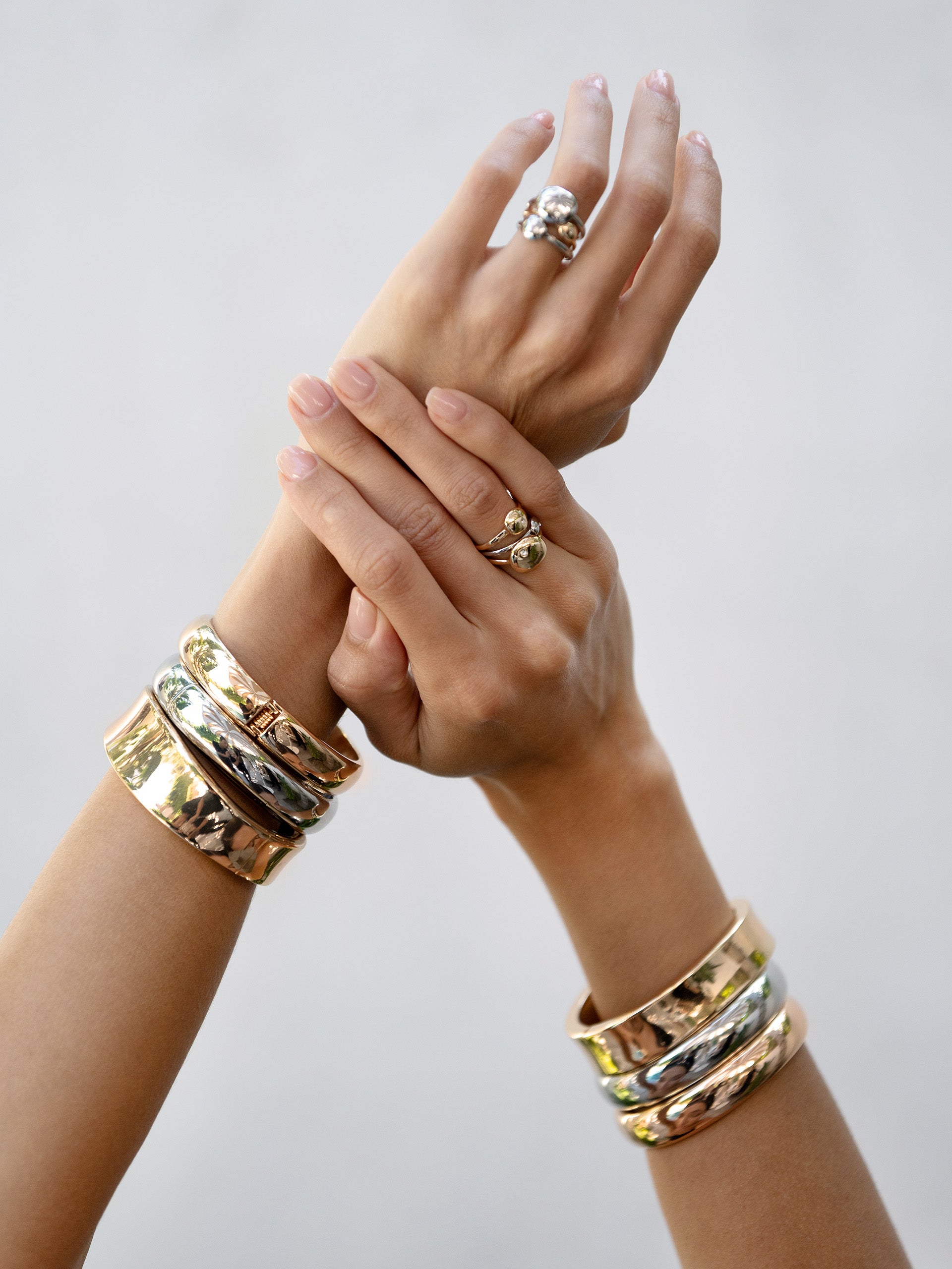 Elegant Double Golden Bangle Set for Women - 18K Gold Plated Stackable Bracelets - Perfect for Parties, Weddings & Everyday Wear
