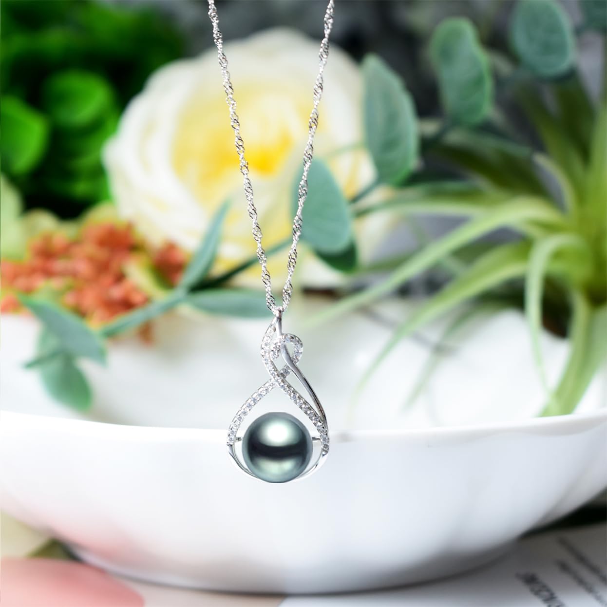 Tahitian Black Pearl Necklace for Women - 18K Gold Plated Sterling Silver Pearl Pendant - Elegant Gift for Wife, Mom, Girlfriend - Perfect for Wedding, Birthday, Anniversary, Mother's Day, Valentine's Day & Christmas - Luxury Jewelry for Special Occasions & Evening Events