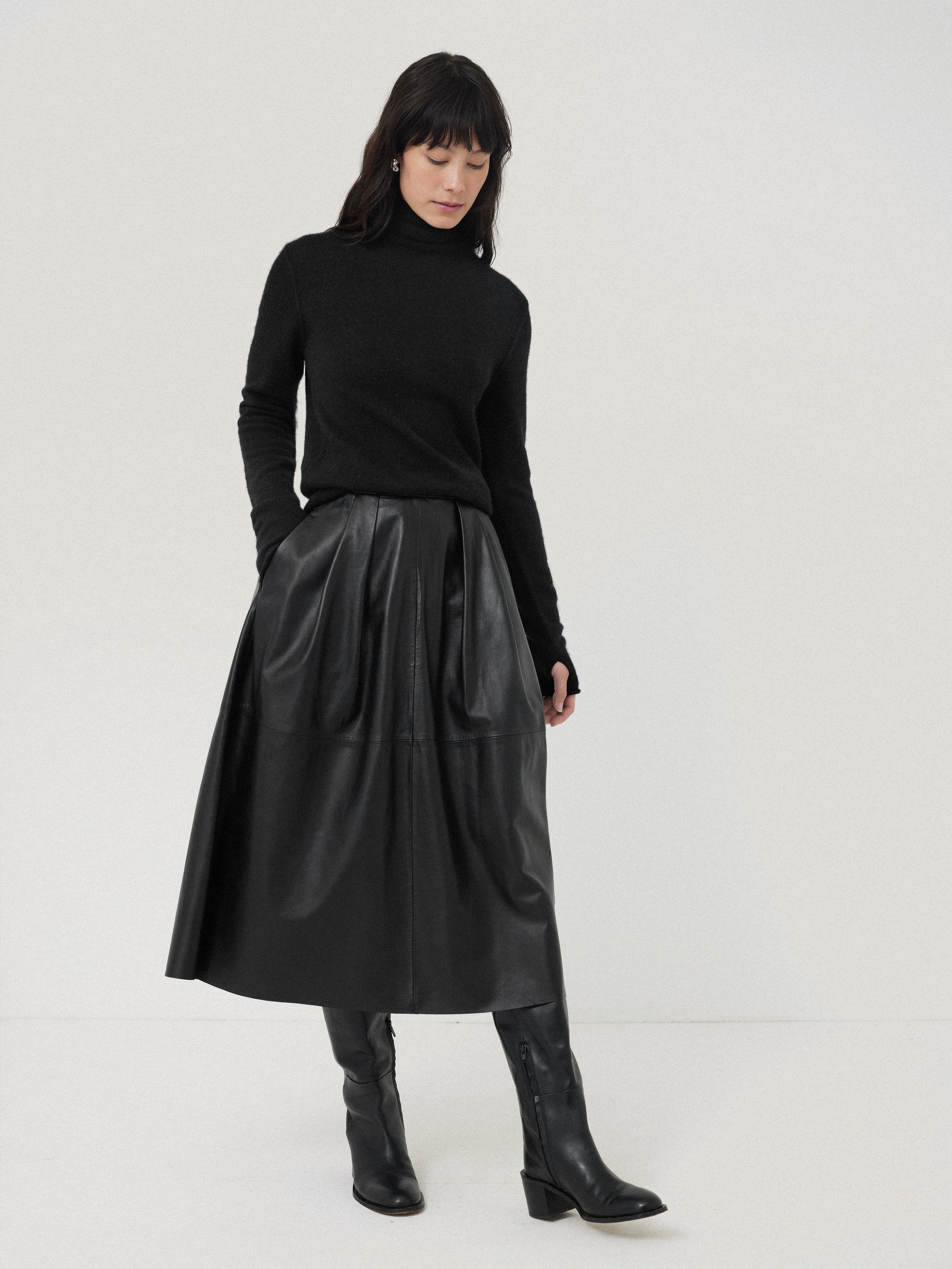 Premium Cloud Cashmere Polo Sweater for Men & Women | Soft & Luxurious Knit Pullover | Black | Perfect for Office, Travel & Casual Wear