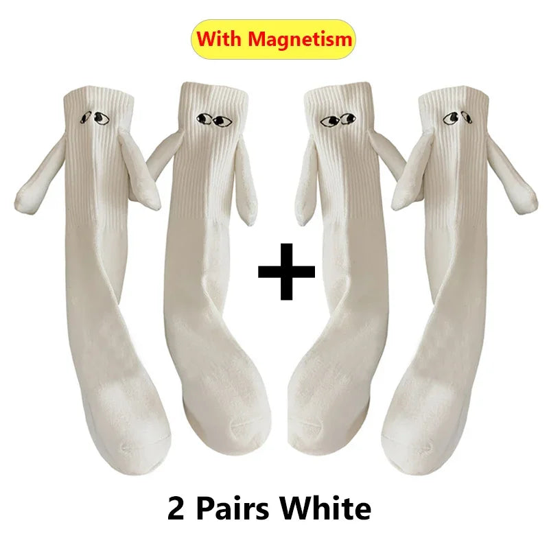 Harajuku Couple Cotton Socks - 2 Pairs Magnetic Hand Holding Socks for Couples, Black & White Unisex Long Socks - Perfect for Valentine's Day Gifts, Anniversary Presents and Romantic Couple Activities