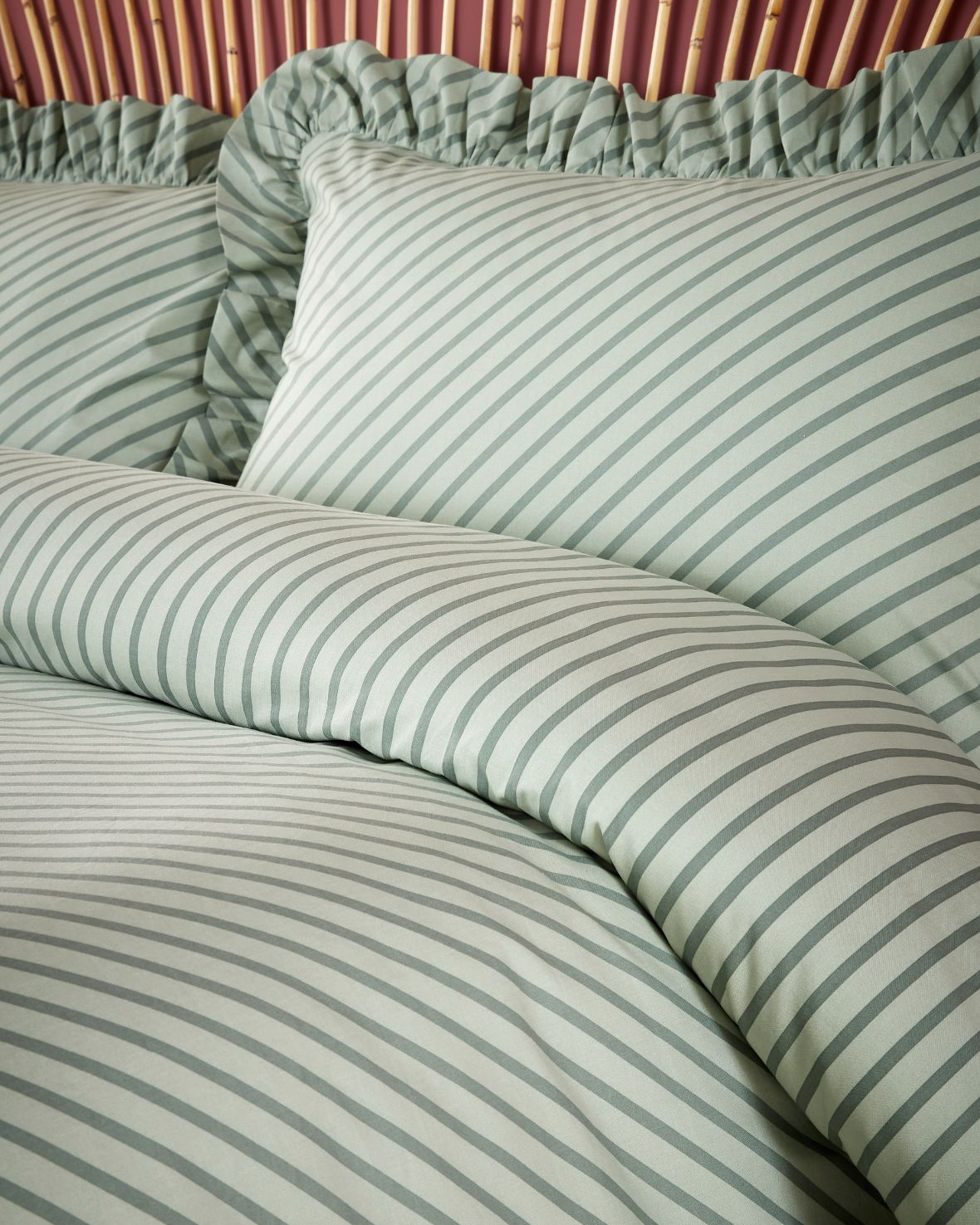 Premium Cotton Stripe Print Frill Bedding Set - Sage Green - Soft & Breathable Queen/King Size - Perfect for Master Bedroom, Guest Room & Cozy Home Decor