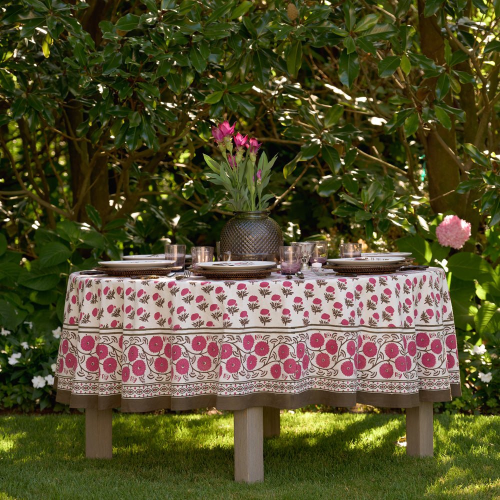 Elegant Fuchsia Tablecloth for Dining Room Decor - Waterproof & Wrinkle-Resistant Rectangular Table Cover for Parties, Weddings & Home Decor