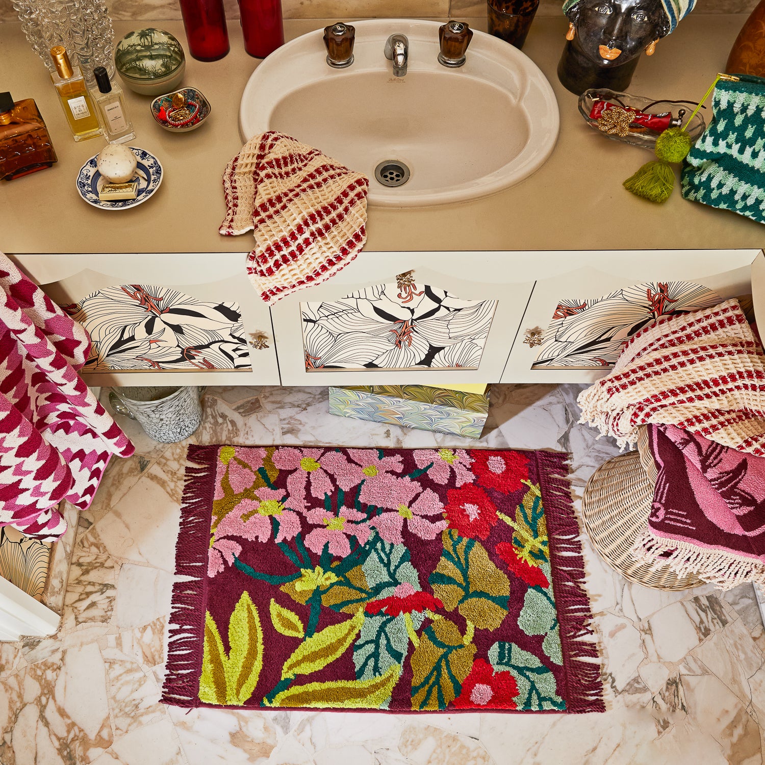 Premium Mahogany Bath Mat by Genevieve - Soft, Absorbent & Non-Slip Bathroom Rug for Shower, Tub & Vanity Areas