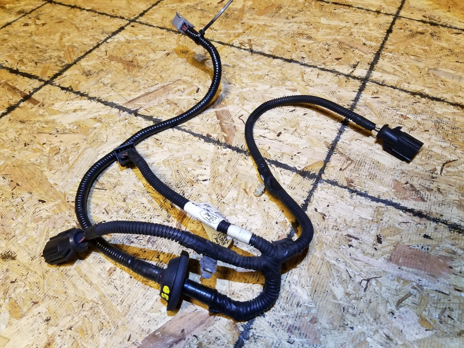 2006-2011 Lincoln Town Car OEM Jumper Wire Harness 65k - Perfect for Electrical Repairs & Car Maintenance