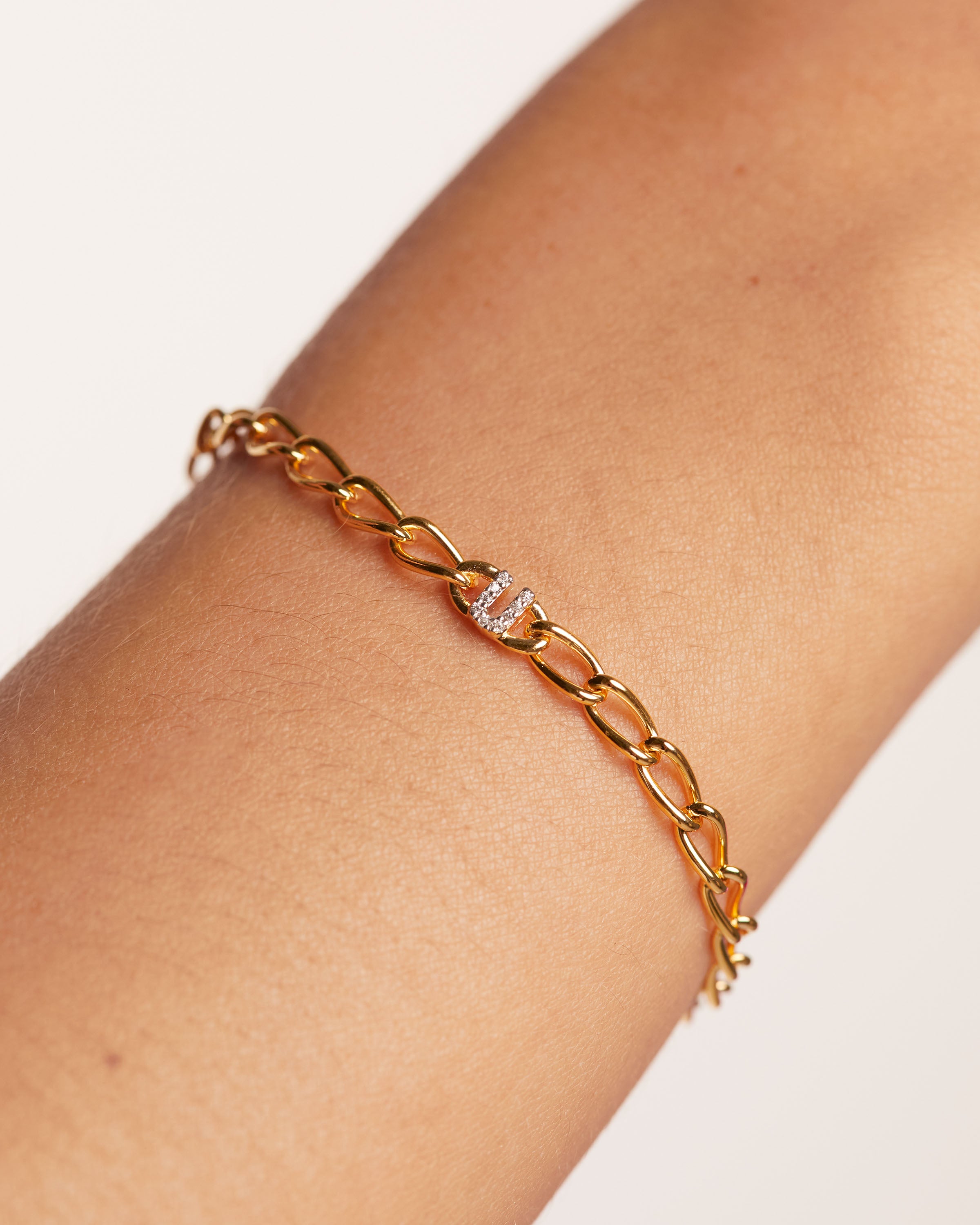 Stylish Letter U Chain Bracelet for Women - Gold & Silver Initial Jewelry Gift for Her - Perfect for Birthdays, Anniversaries & Everyday Wear