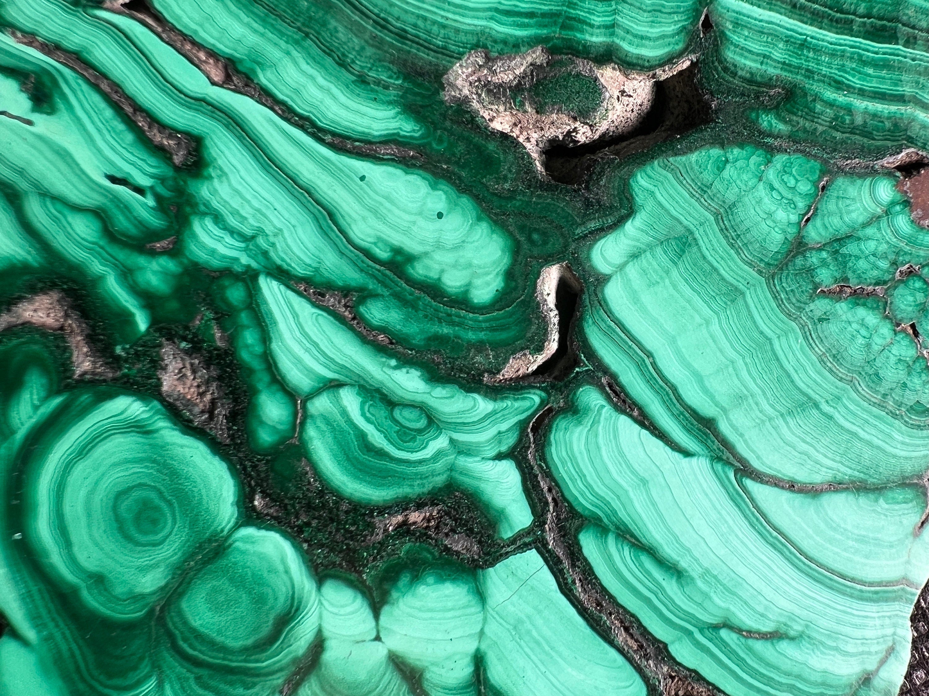 Natural Malachite Crystal Slab - Premium Green Malachite Stone for Jewelry Making, Unique Handcrafted Gift, Spiritual Healing & Home Decor | Perfect for DIY Crafts, Meditation Spaces & Luxury Interior Design