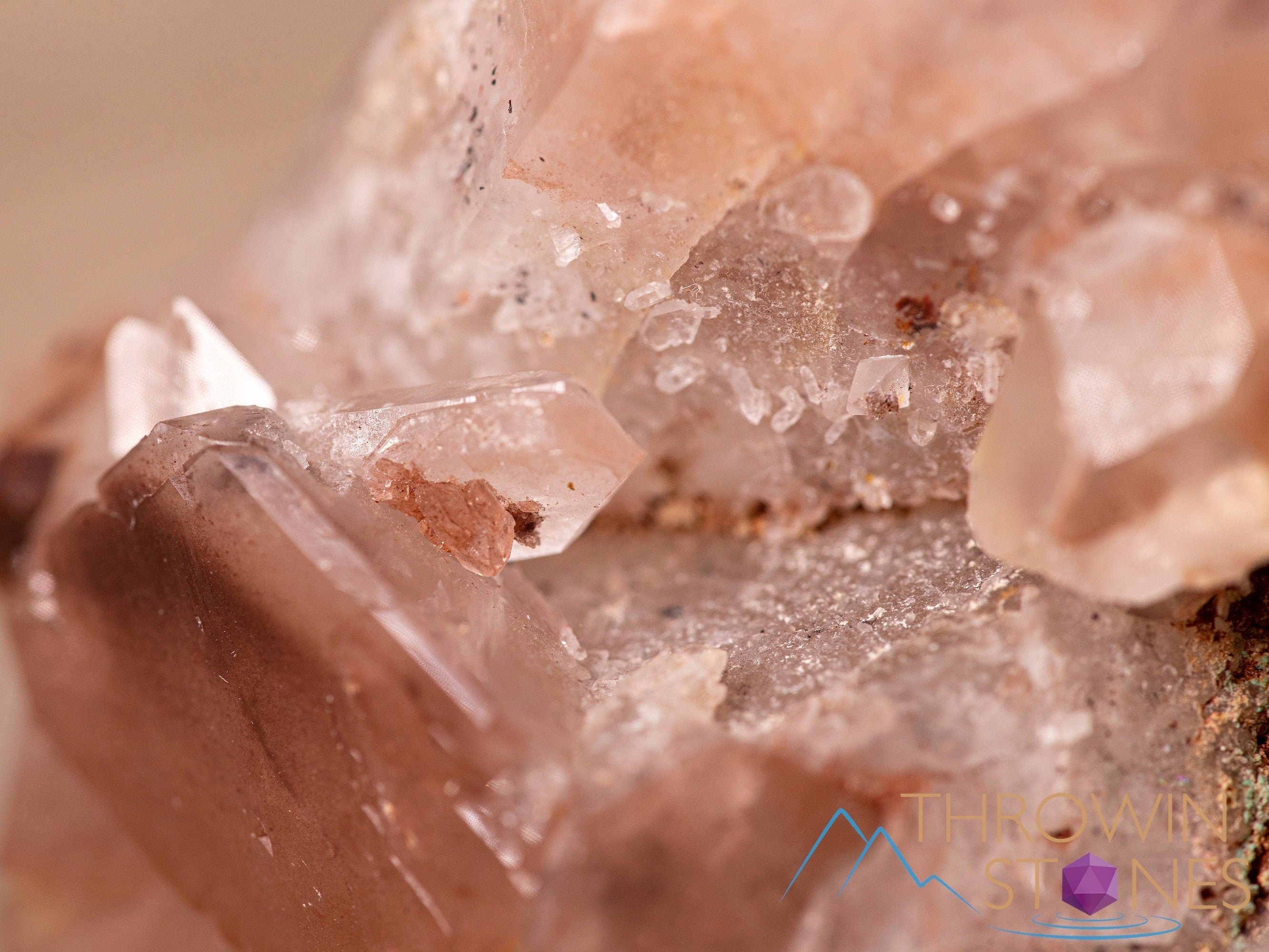 Natural QUARTZ Raw Crystal Cluster with HEMATITE & KAOLINITE - Healing Stones for Home Decor, Spiritual Gifts, Meditation & Feng Shui - Perfect Housewarming Present & Positive Energy Decor (40884)