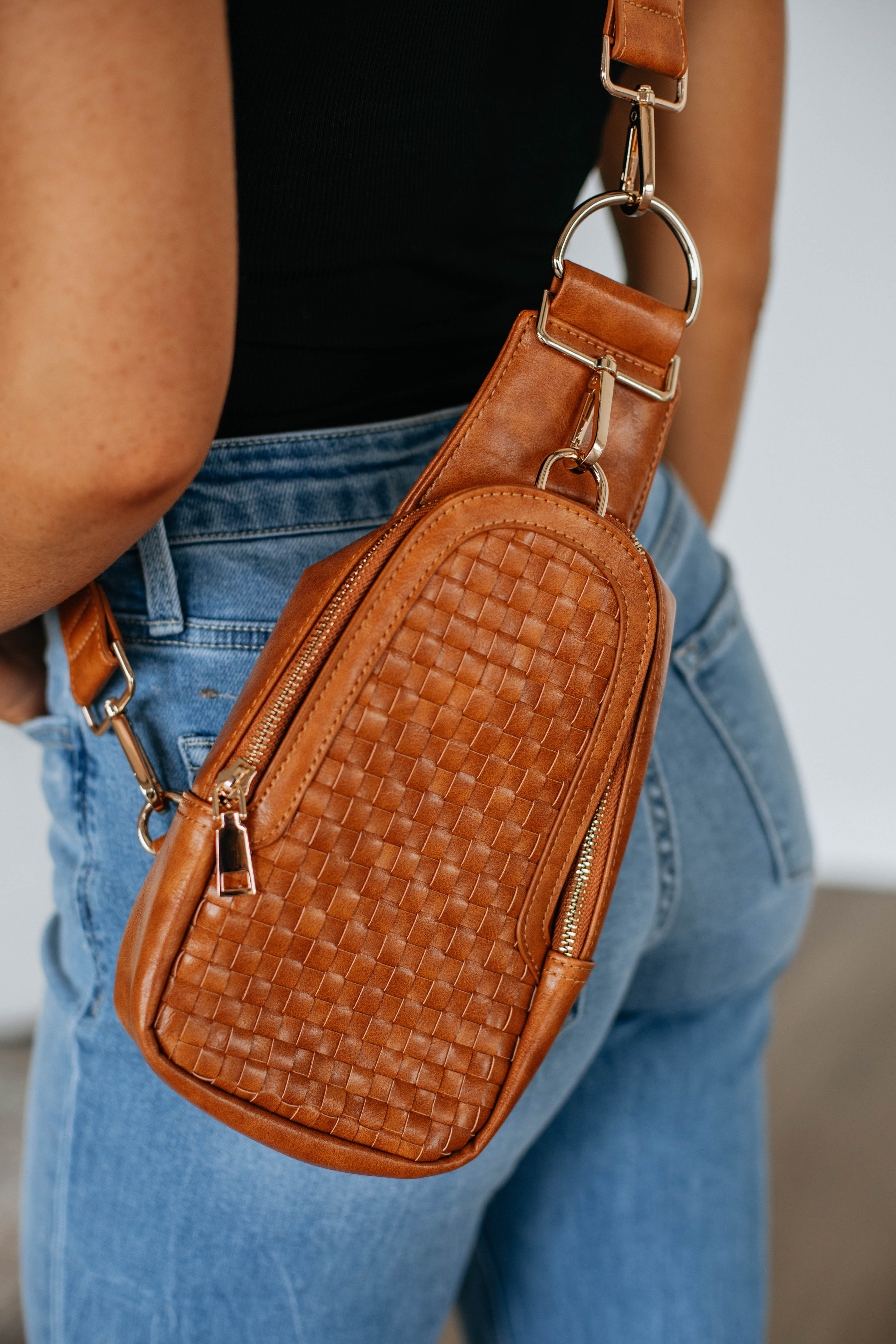 Stylish Mattie Crossbody Bag in Cognac - Perfect for Everyday Use, Travel & Casual Outings