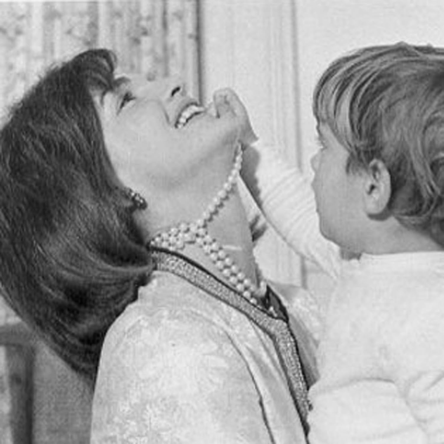 Kenneth Jay Lane Pearl Necklace - Elegant Jewelry Inspired by Barbara Bush & Jackie Kennedy | Perfect for Formal Events, Weddings & Vintage Fashion Lovers