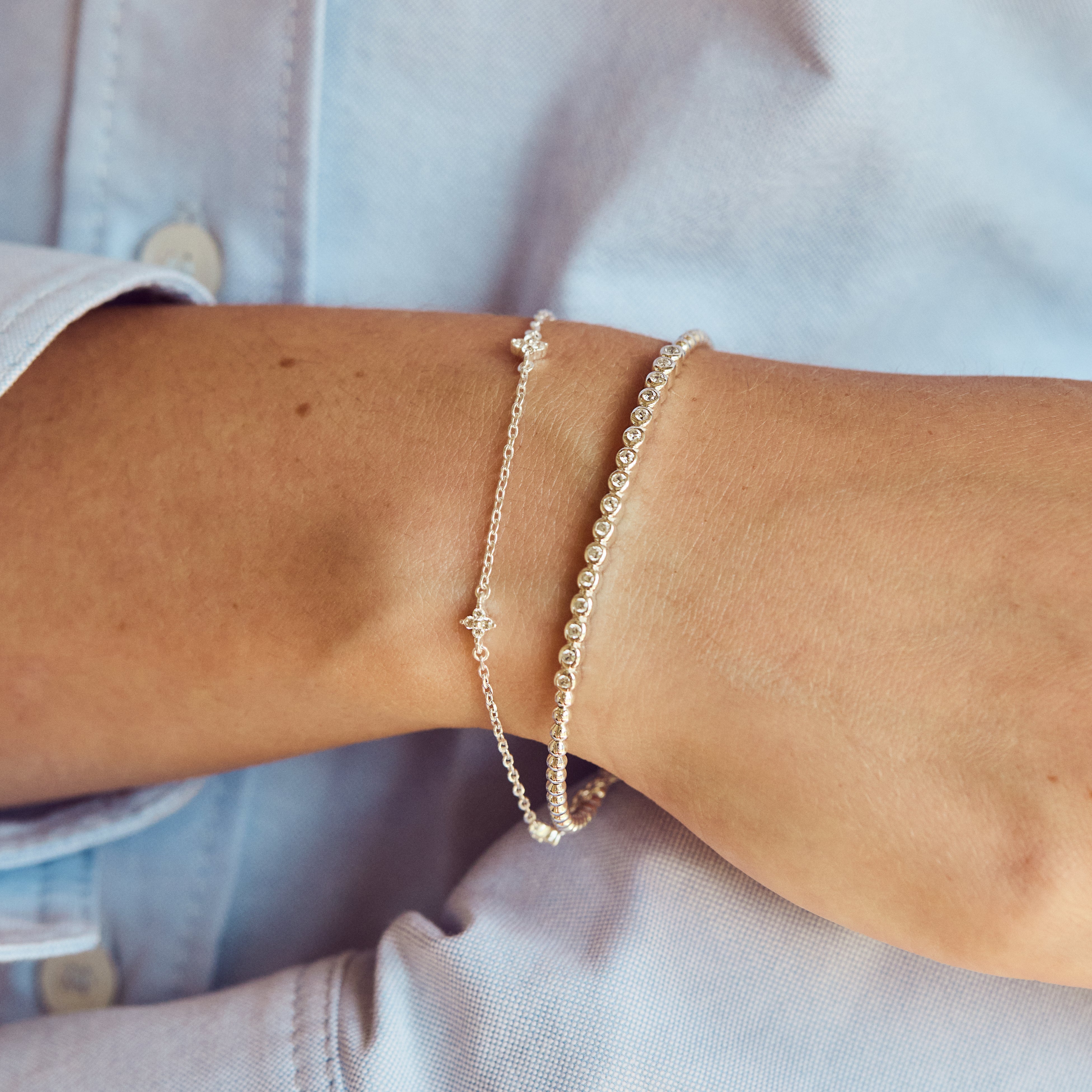 Dainty Flower Bracelet for Women - Elegant Floral Charm Adjustable Bangle - Perfect for Weddings, Parties & Everyday Wear