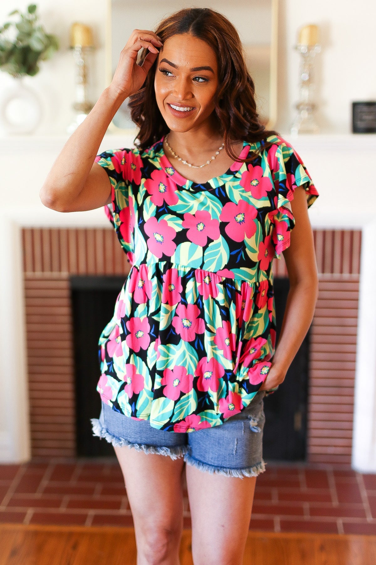 Black & Pink Floral Ruffle Short Sleeve Babydoll Top - Women's Cute Summer Blouse for Casual Outings & Date Nights