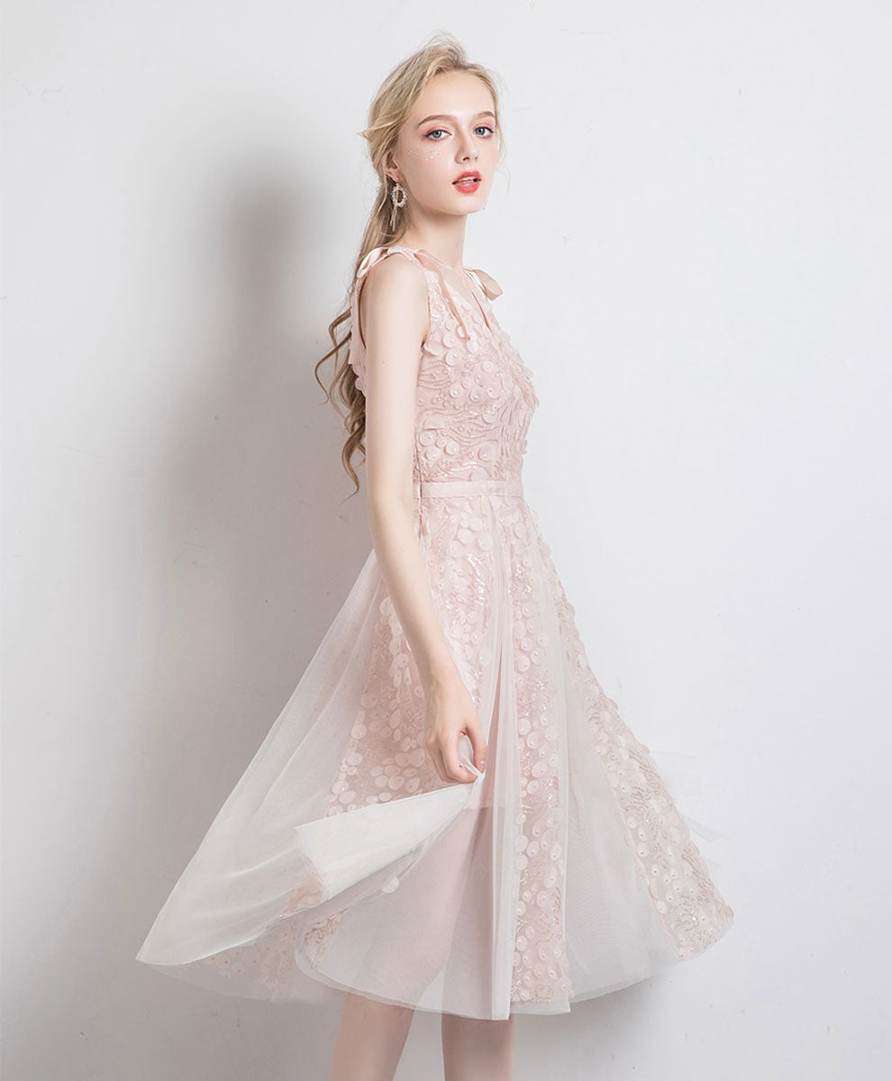 Elegant Light Pink Tulle V-Neck Lace Short Prom Dress for Homecoming & Special Occasions | Perfect for Dances, Parties & Formal Events
