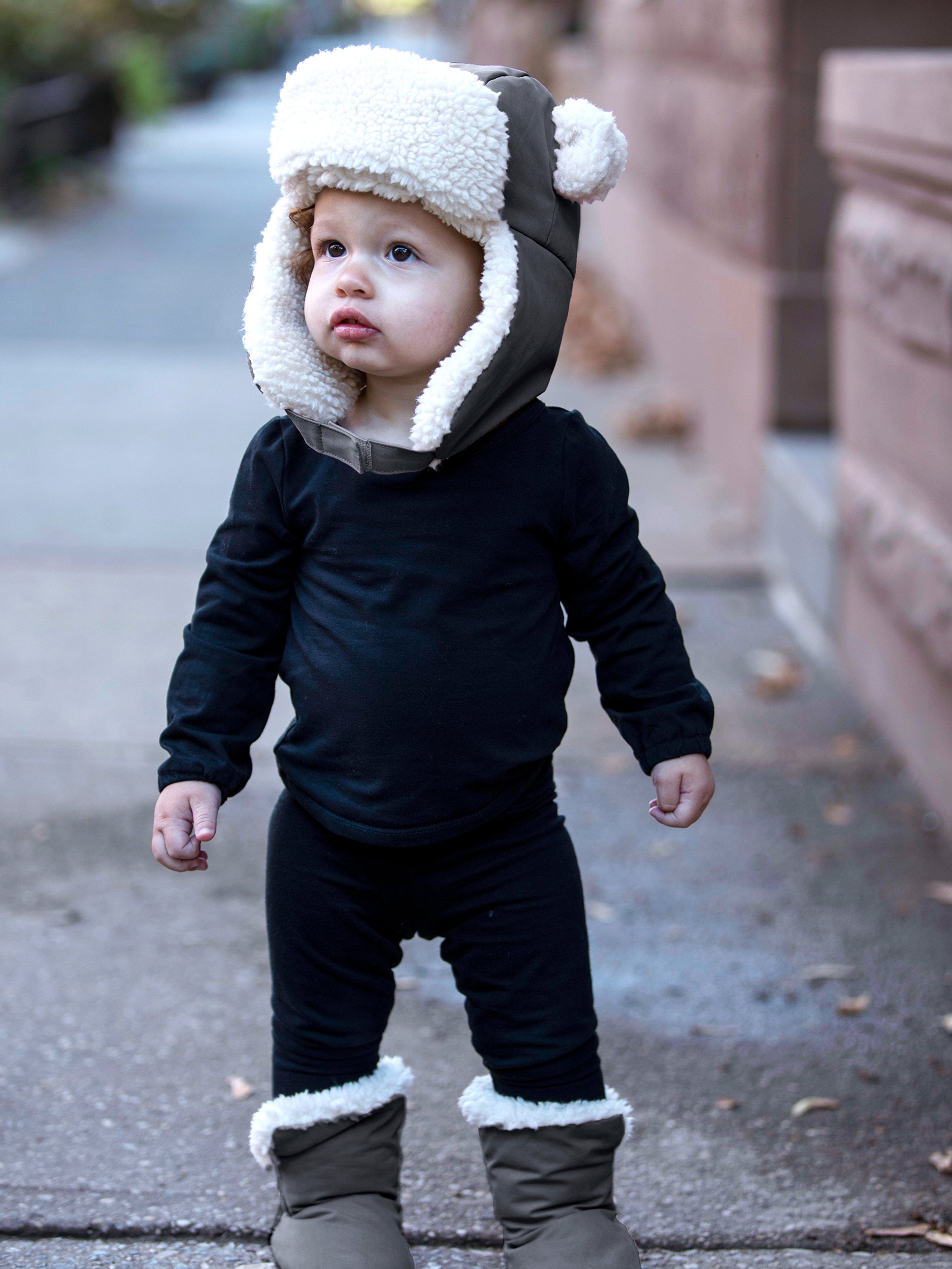 7AM Enfant Baby Boys The Cub Set - Benzi Mittens & Hat with Ears in Grey - Warm Winter Accessories for Newborns & Toddlers - Perfect for Outdoor Play & Cold Weather