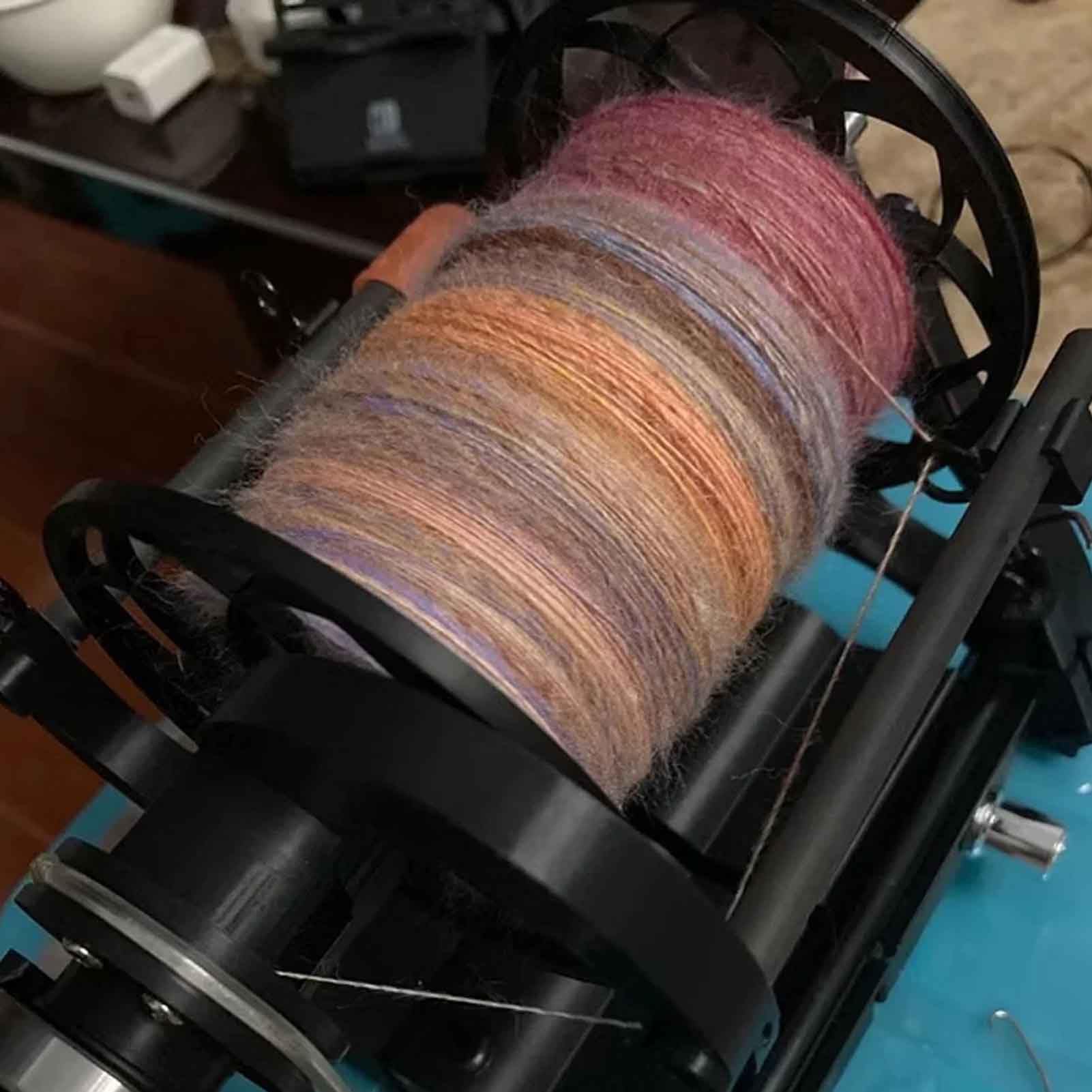 iDili AC 100-240V 1800rpm Electric Wool Spinning Wheel with Foot Pedal - Mini Cotton Silk Fiber Spinning Machine for Home Crafting, DIY Yarn Making & Hand Spinning Projects