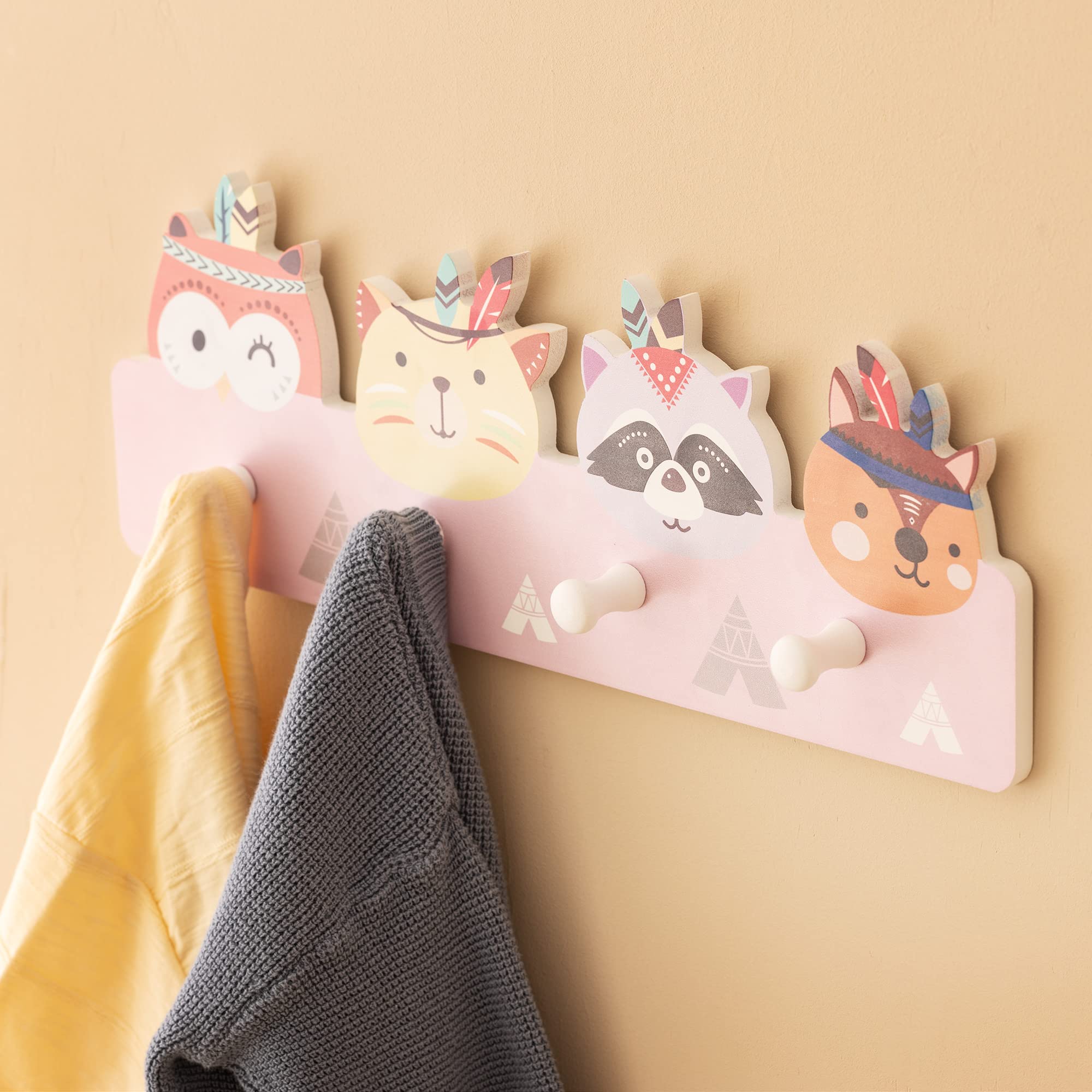 Navaris Kids Coat Hooks Rack - Wooden Wall Mounted Coat Hanger with 4 Animal Shaped Pegs - Space Saving Children's Closet Organizer for Bedroom, Nursery & Entryway - Perfect for Jackets, Hats & Backpacks