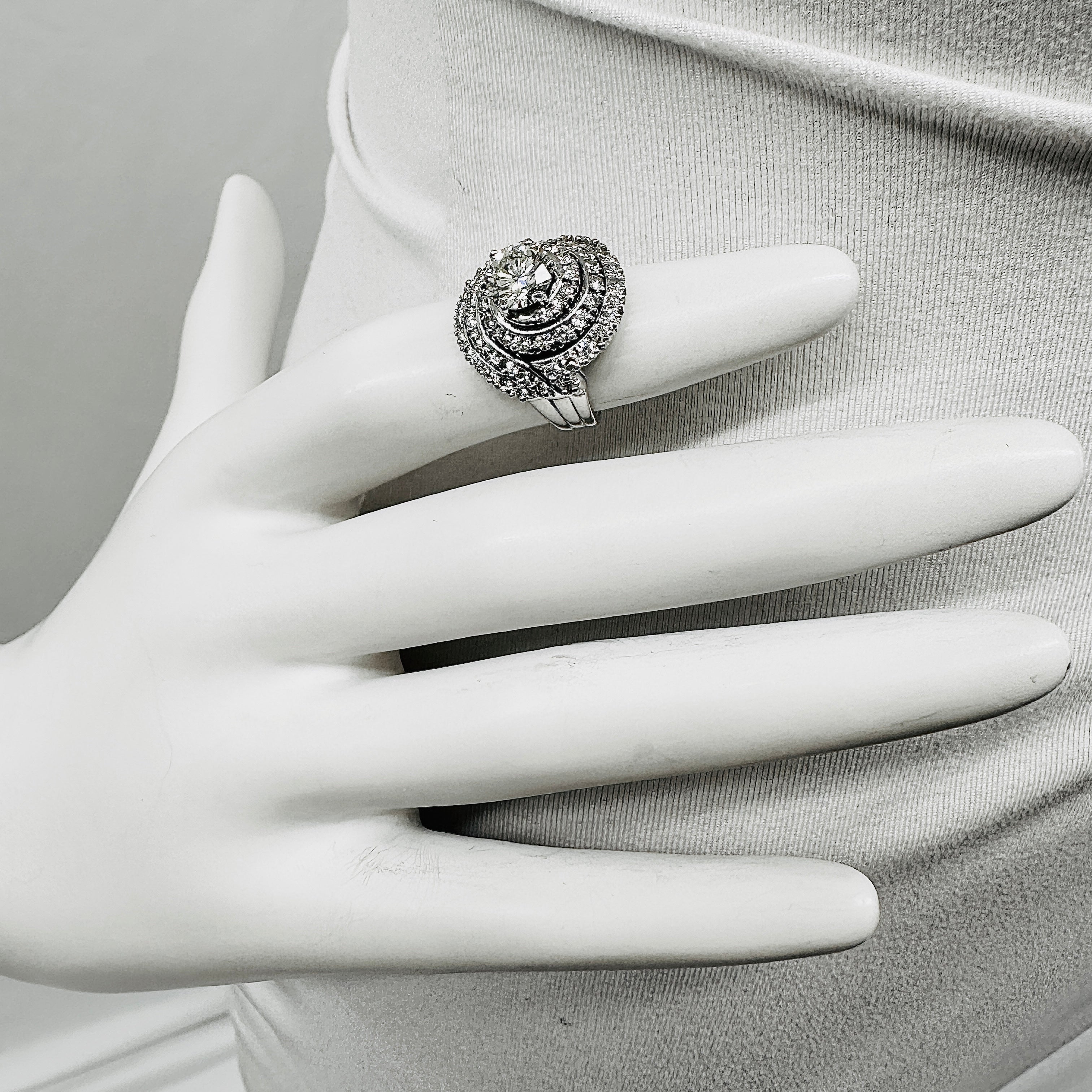 14K White Gold Diamond Swirl Ring for Women - Elegant Twist Design Wedding Band, Anniversary Gift for Her - Perfect for Engagement, Proposal & Special Occasions