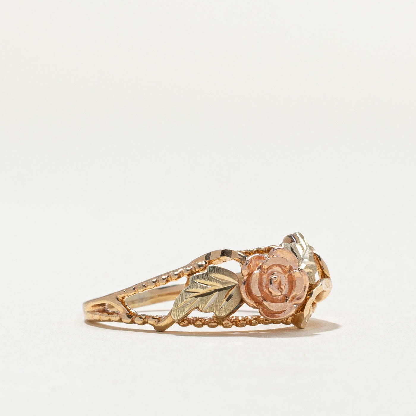 Vintage 10K Two Tone Gold Floral Design Ring - Size 7.25 | Elegant Handmade Jewelry for Women, Perfect Gift for Anniversary, Wedding & Special Occasions