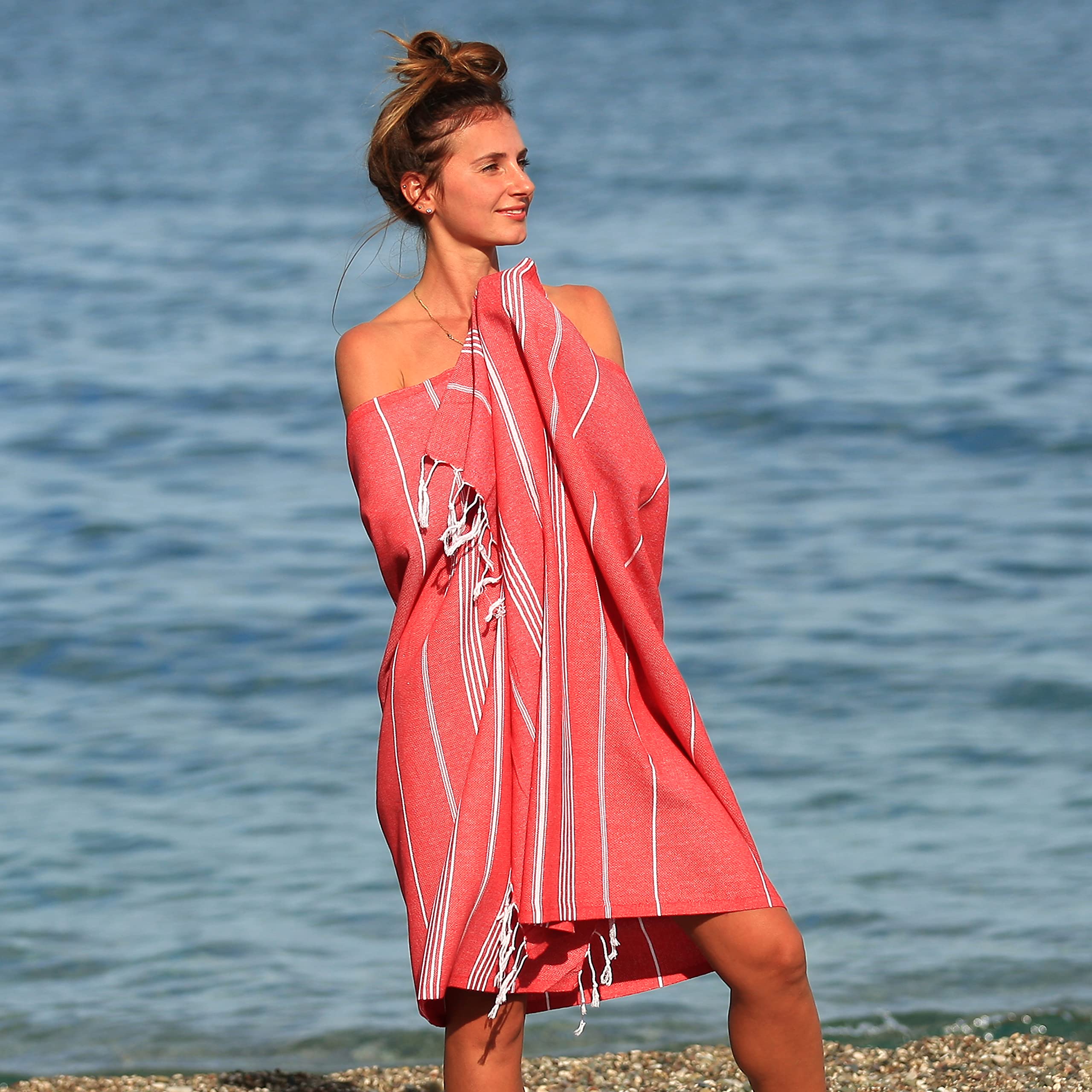 East'N Blue Lina Peshtemal Turkish Cotton Beach Towel - Lightweight, Quick-Drying, Soft & Absorbent 100% Cotton Oversized Towel for Beach, Pool, Gym, Travel - Perfect for Sunbathing, Yoga & Spa Days - Red
