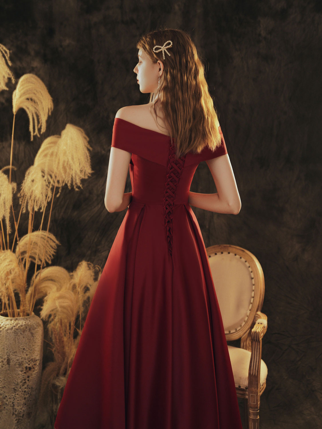 Elegant Burgundy Satin Short Prom Dress for Homecoming - Perfect for School Dances, Parties & Special Occasions