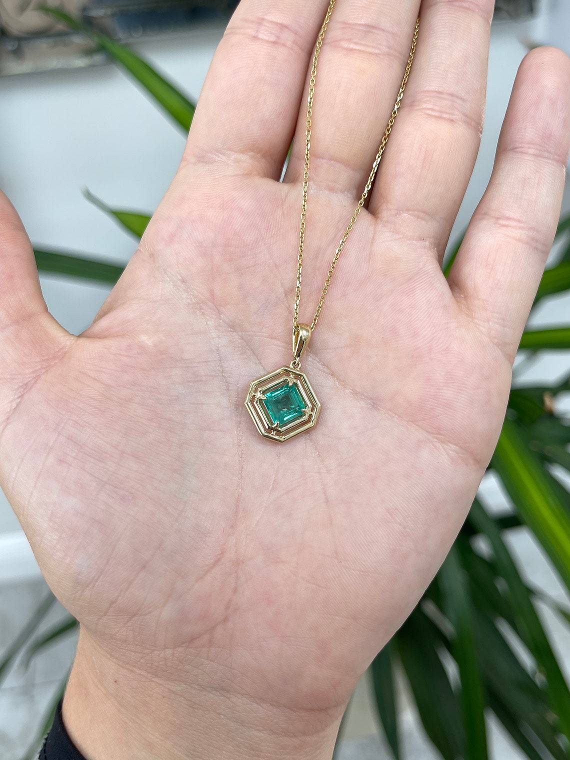 2.30ct 14K Gold Geometric Emerald Asscher Cut Solitaire Pendant for Men & Women - Elegant Unisex Necklace for Weddings, Anniversaries & Special Occasions