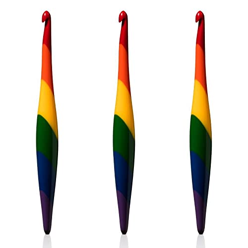 Furls Streamline Swirl Crochet Hook - Pride Rainbow Design, Size M (8.0mm) - Ergonomic Crochet Needle for Smooth Yarn Crafting, Perfect for Knitting, Amigurumi & DIY Projects