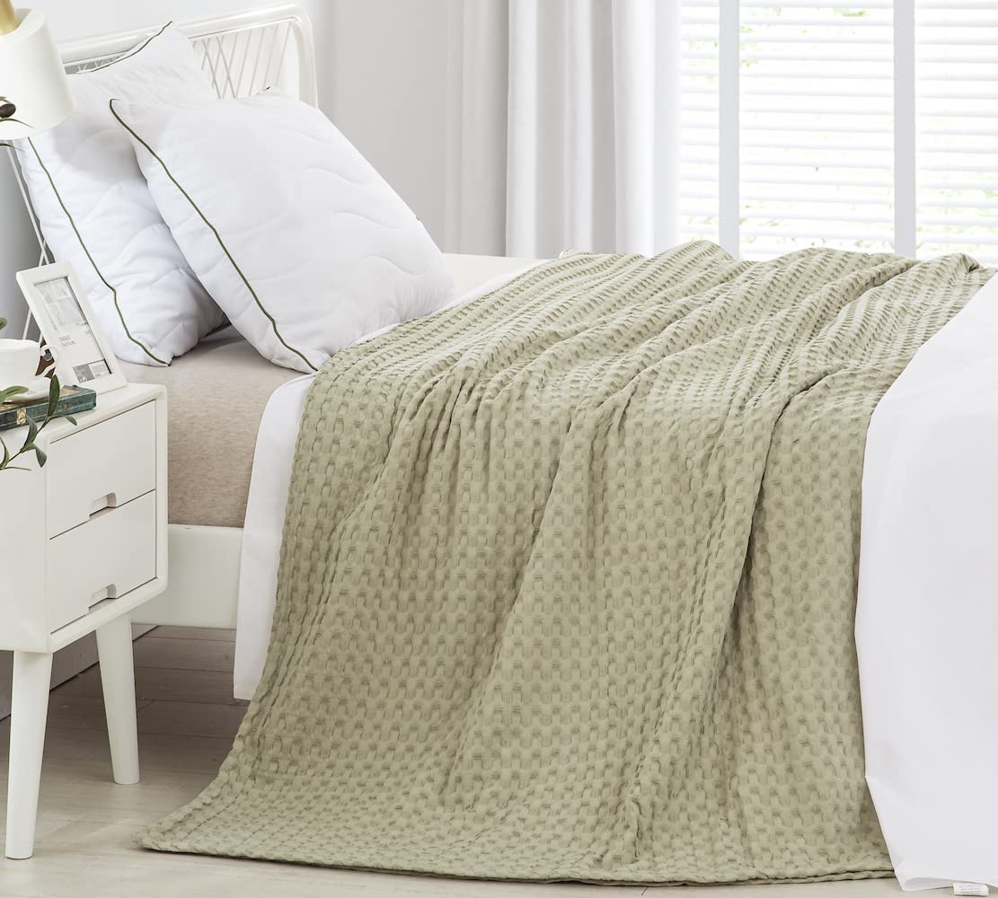 DAUAOTO King Size Waffle Cotton Blanket 104x90 Inches - Ultra Soft All Season Bed Blanket for Adults, Sage Green - Perfect for Cozy Bedroom, Guest Room & Dorm Decor