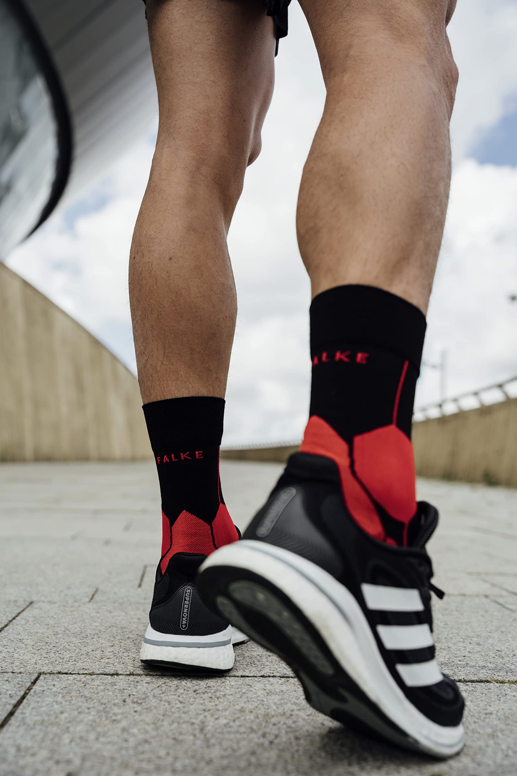 FALKE Men's Stabilizing Cool Running Socks - Medium Cushion Athletic Socks for Jogging & Workout - Moisture Wicking & Arch Support (1 Pair) - Perfect for Marathon Training & Gym Sessions