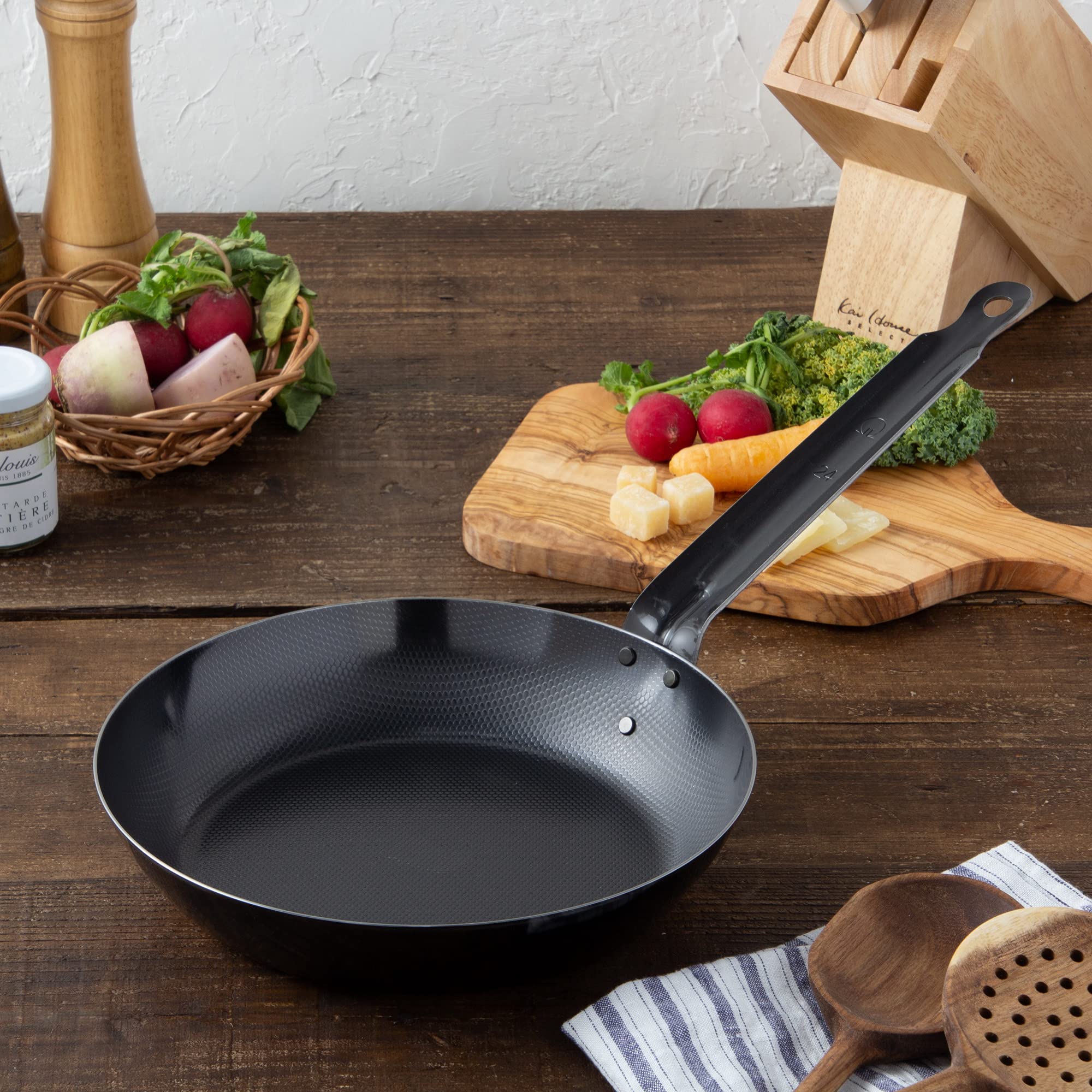 Endoshoji TKG 9.4 Inch Iron Frying Pan - Non-Stick, IH Compatible, Textured Embossed Surface for Even Heating - Commercial Grade Japanese Cookware - Perfect for Searing Steaks, Stir-Frying Vegetables & Professional Kitchen Use