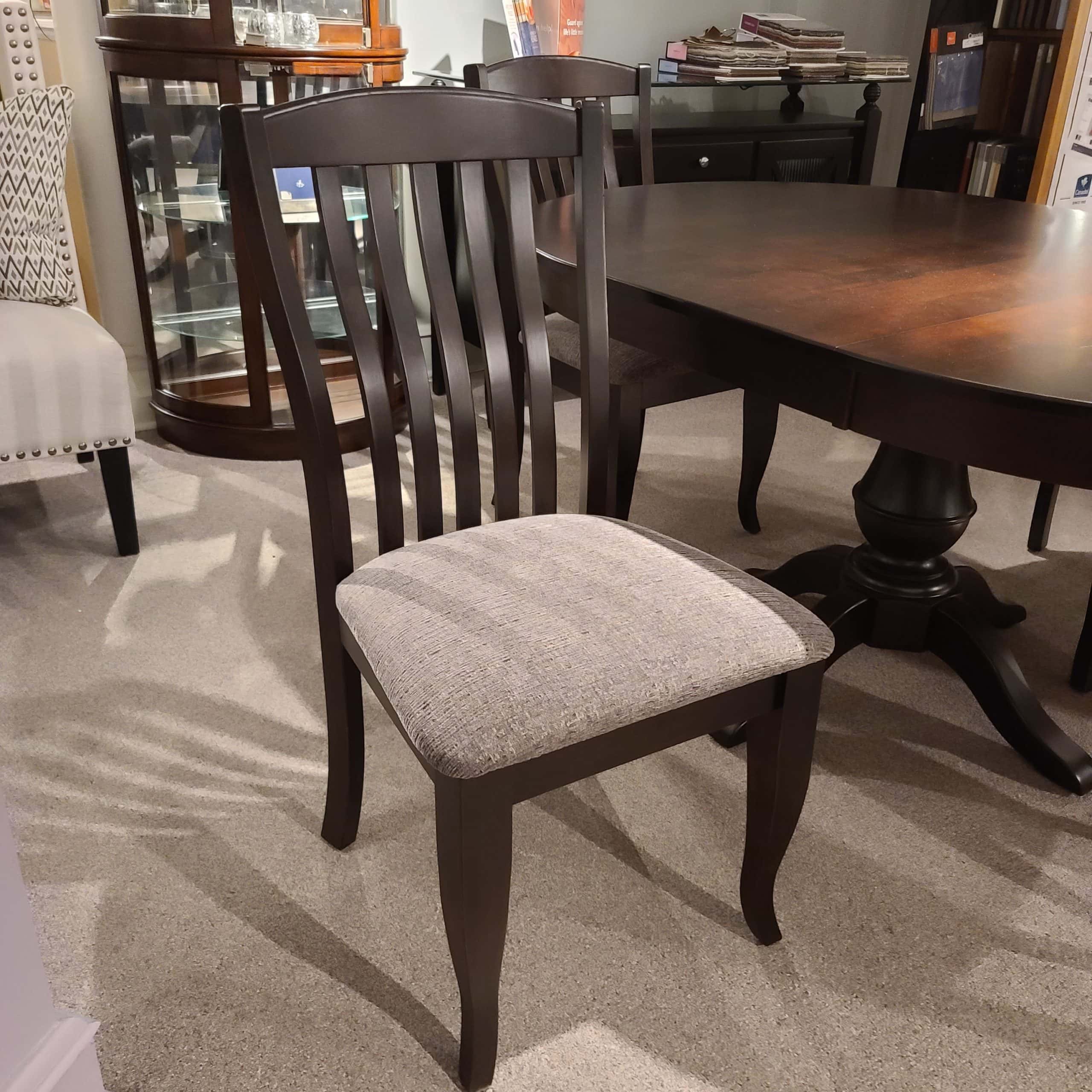 Premium Solid Wood Round Dining Table - Elegant & Durable for Kitchen, Dining Room & Restaurant Use