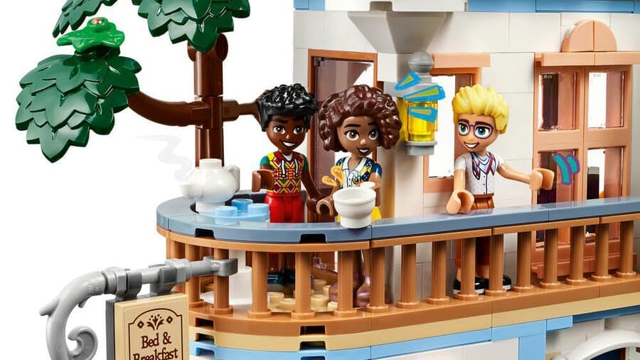 LEGO Friends Heartlake City Hotel Building Set with 4 Mini Dolls, Dog Figure & Accessories - Creative Gift for Girls & Boys Ages 12+ - Perfect for Display, Play & Room Decoration (Model 42638)