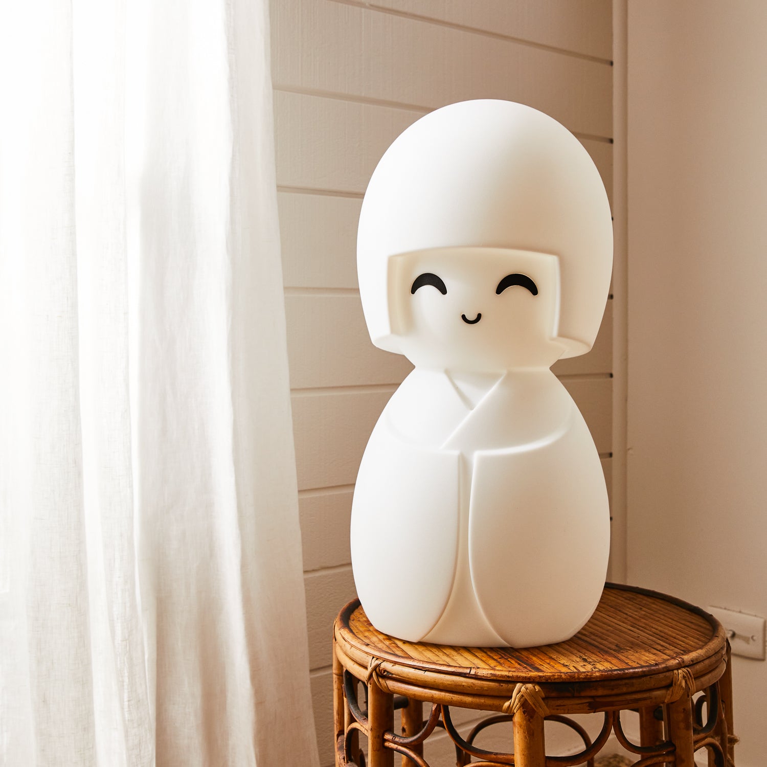 Japanese Kokeshi Star Light Lamp - Handmade Wooden Night Light for Kids Room, Nursery, and Bedroom Decor | Perfect for Relaxation, Meditation, and Creating a Cozy Atmosphere