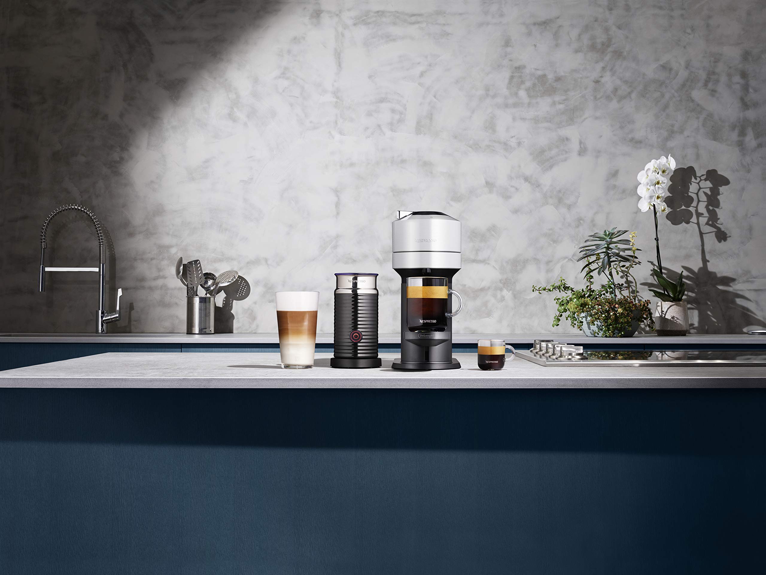 De'Longhi Nespresso Vertuo Next Coffee & Espresso Machine with Aeroccino Milk Frother - White | Single-Serve Pod Brewer for Home & Office Use