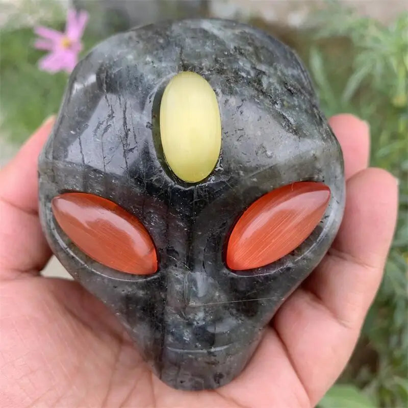 Natural Labradorite Alien Skull Carved Crystal - Healing Gemstone for Reiki, Witchcraft & Wicca - Unique Halloween Decor & Spiritual Ornament | Perfect for Meditation, Altar Displays & Mystic Home Decor