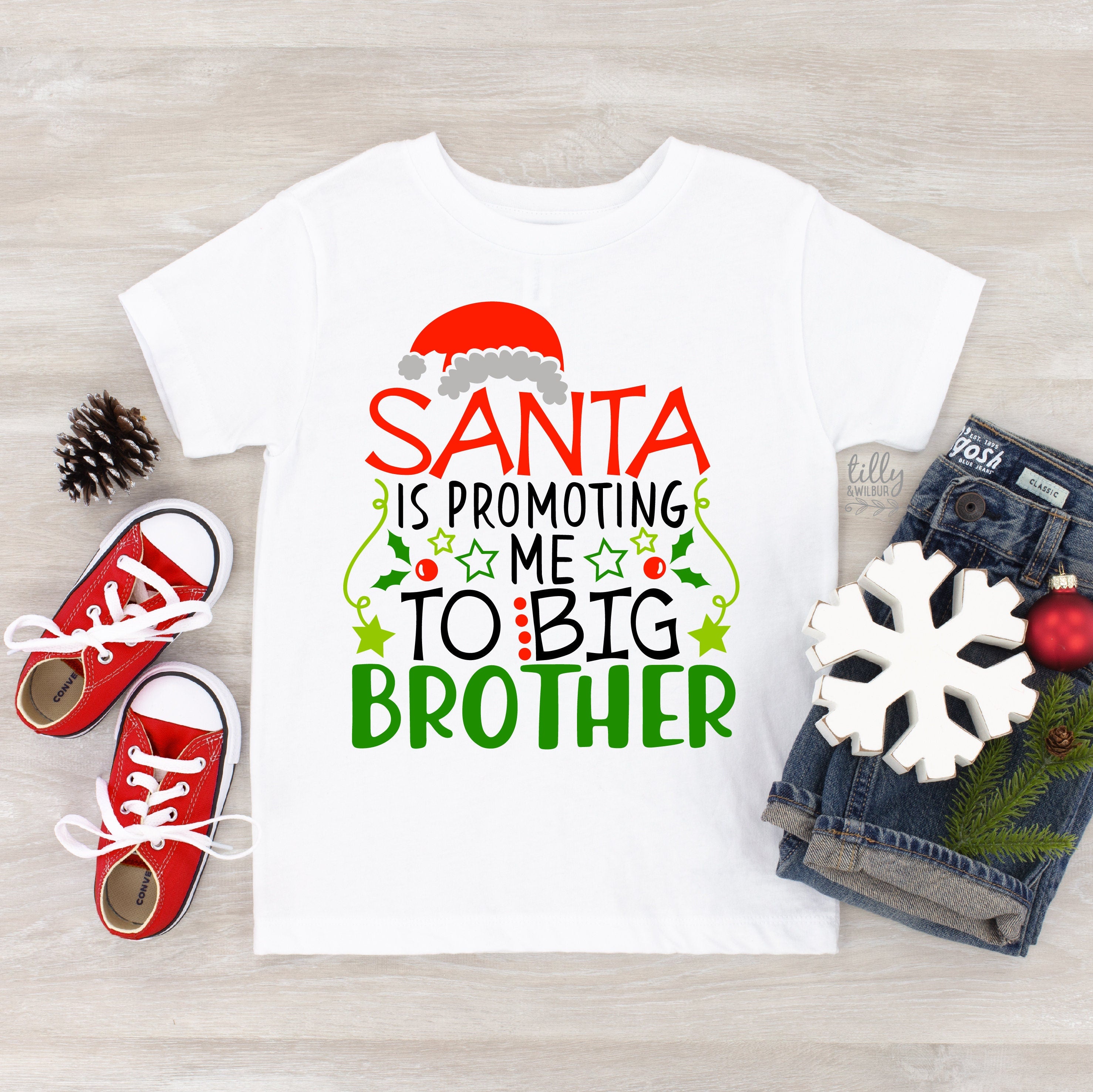 Christmas Big Brother Pregnancy Announcement T-Shirt - Funny Family Holiday Gift for Expecting Parents - Perfect for Gender Reveal & Maternity Photos